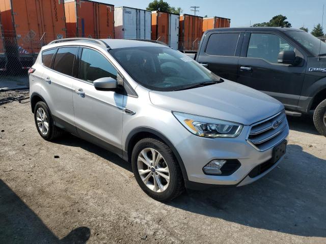 Photo 3 VIN: 1FMCU9GDXHUC01113 - FORD ESCAPE SE 