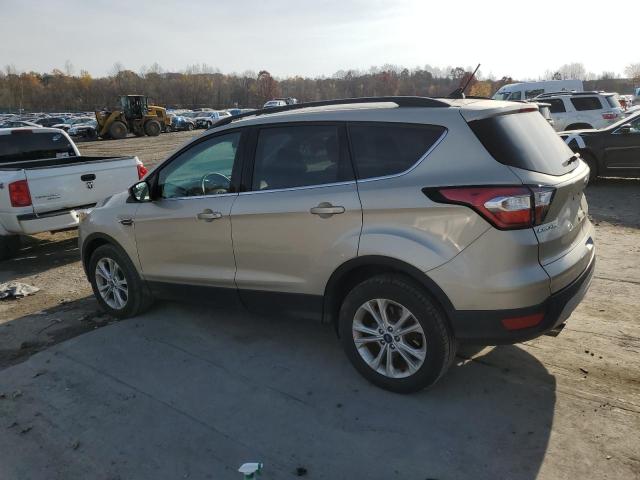 Photo 1 VIN: 1FMCU9GDXJUA01631 - FORD ESCAPE SE 