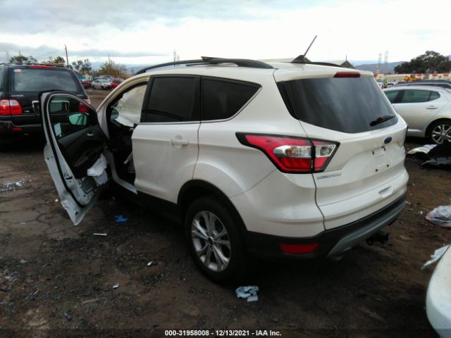 Photo 2 VIN: 1FMCU9GDXJUA42695 - FORD ESCAPE 