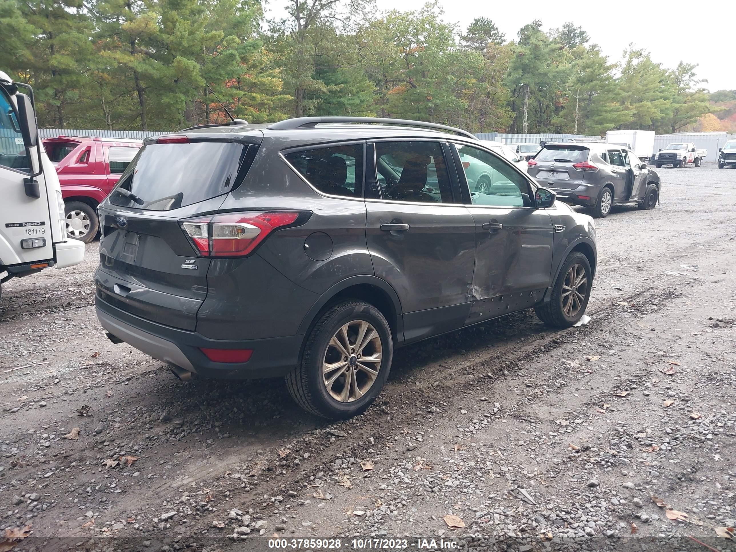 Photo 3 VIN: 1FMCU9GDXJUA74191 - FORD ESCAPE 