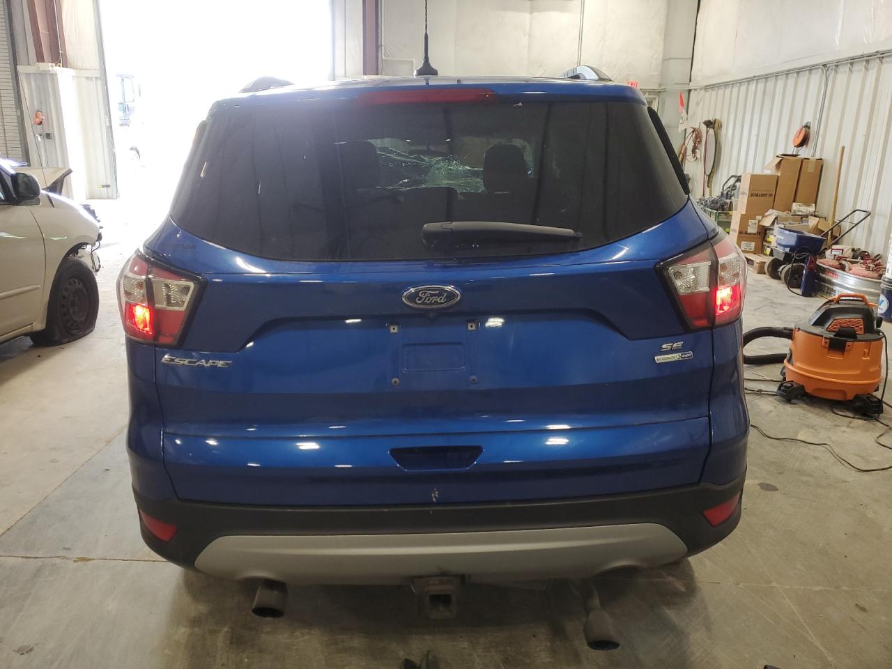 Photo 5 VIN: 1FMCU9GDXJUB43803 - FORD ESCAPE 