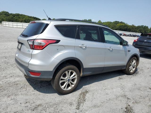 Photo 2 VIN: 1FMCU9GDXJUB55000 - FORD ESCAPE SE 