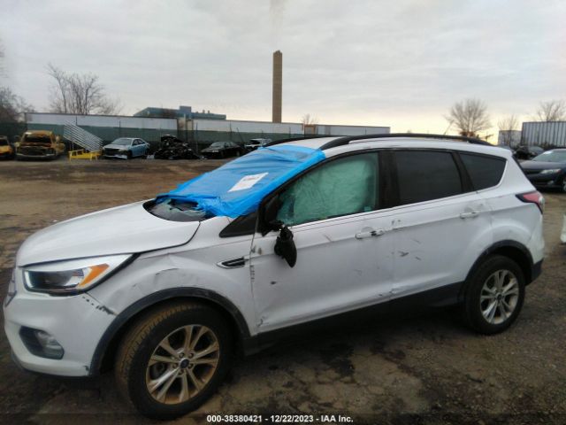 Photo 5 VIN: 1FMCU9GDXJUC54187 - FORD ESCAPE 