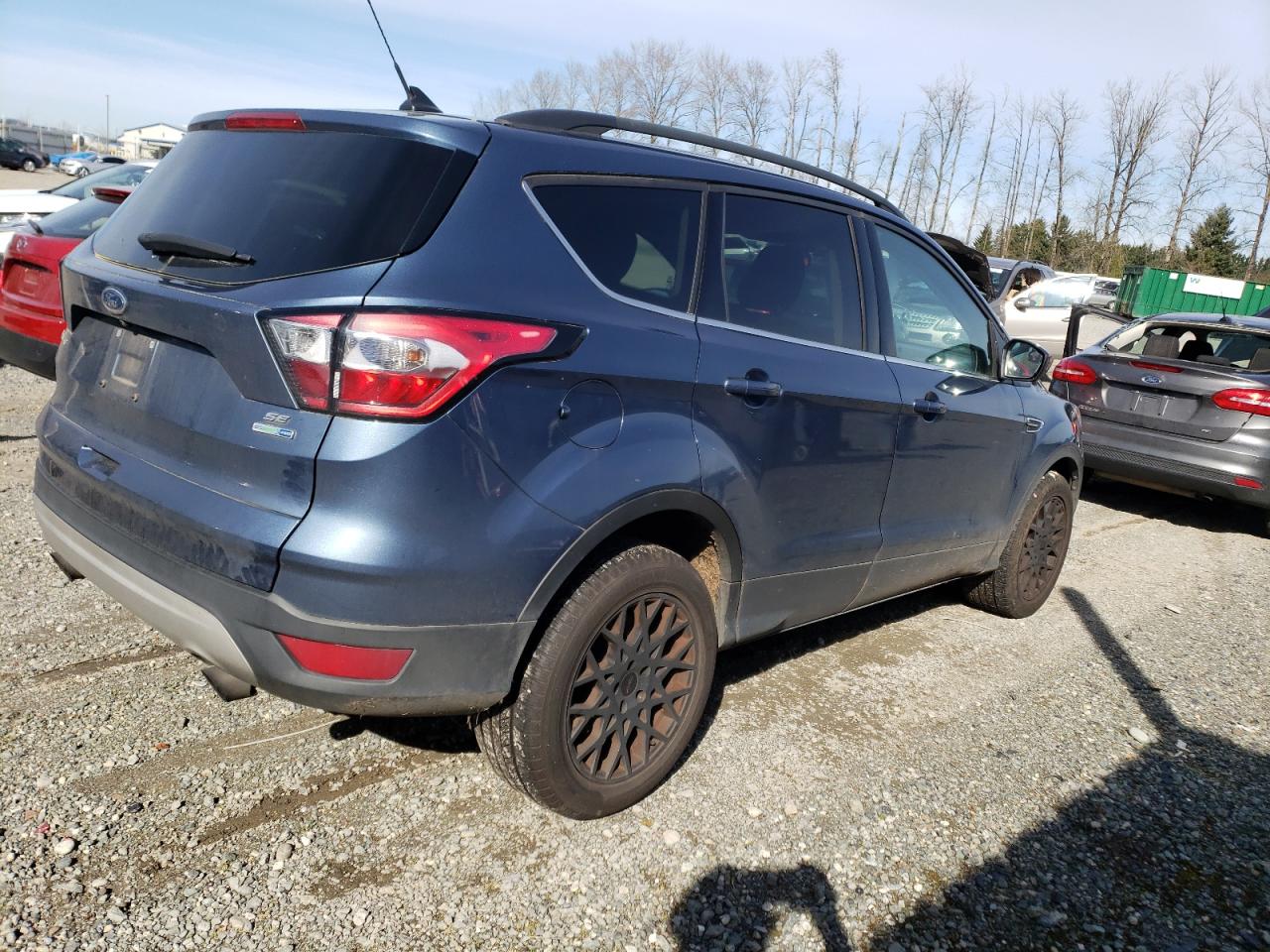 Photo 2 VIN: 1FMCU9GDXJUC60779 - FORD ESCAPE 