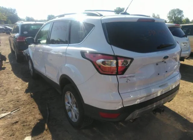 Photo 2 VIN: 1FMCU9GDXJUD58131 - FORD ESCAPE 