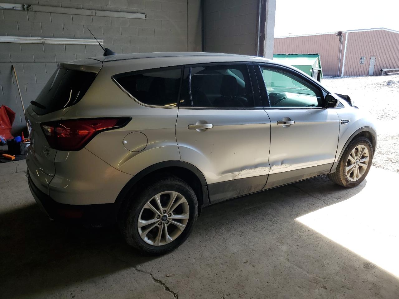 Photo 2 VIN: 1FMCU9GDXKUC22678 - FORD ESCAPE 