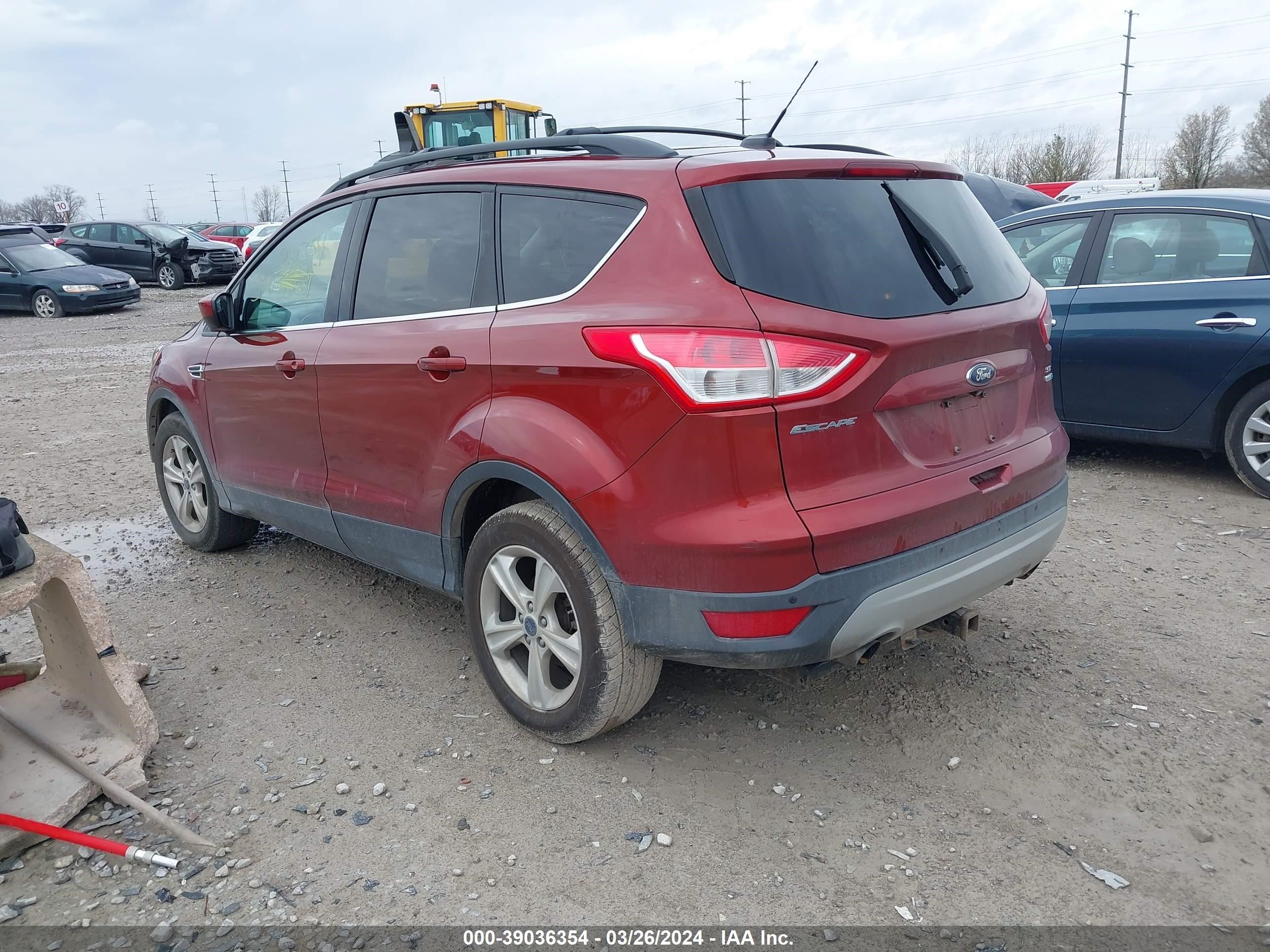 Photo 2 VIN: 1FMCU9GX0EUB84246 - FORD ESCAPE 