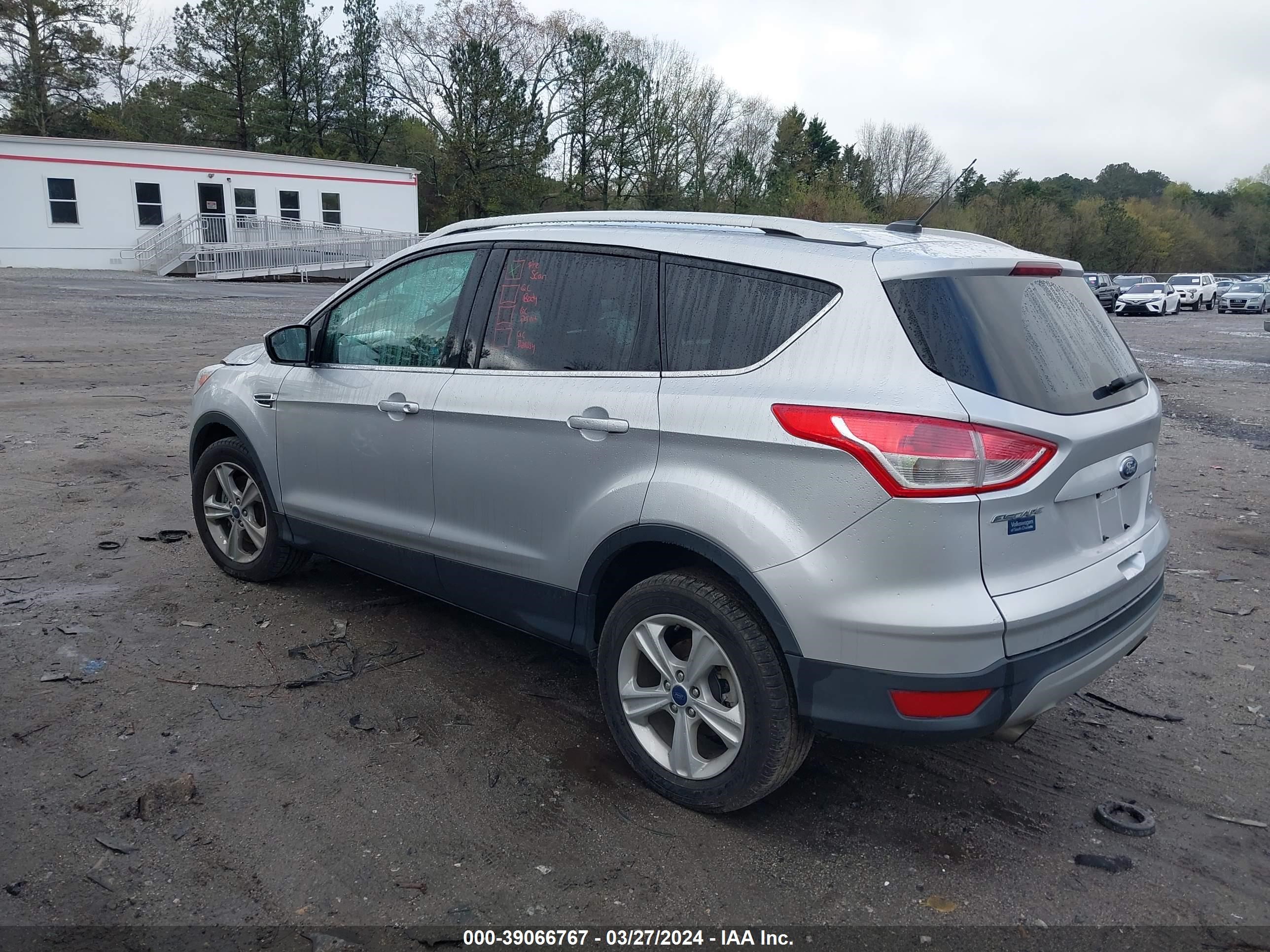 Photo 2 VIN: 1FMCU9GX0FUA21498 - FORD ESCAPE 