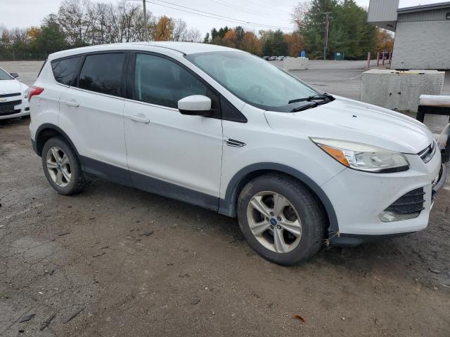 Photo 3 VIN: 1FMCU9GX0FUB04381 - FORD ESCAPE 