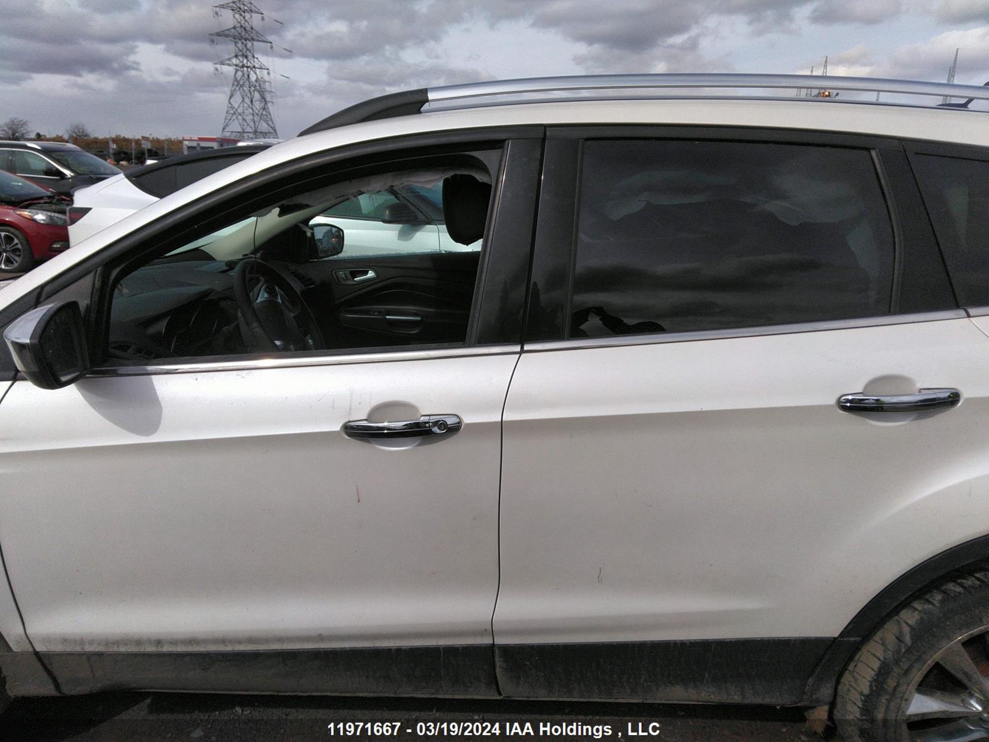 Photo 13 VIN: 1FMCU9GX0FUC83490 - FORD ESCAPE 