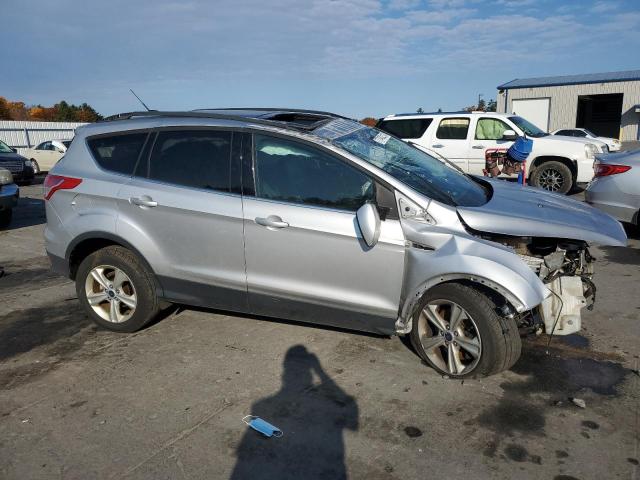 Photo 3 VIN: 1FMCU9GX1FUB21092 - FORD ESCAPE SE 