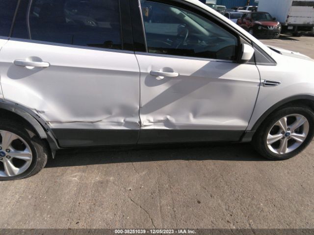 Photo 5 VIN: 1FMCU9GX2DUA61756 - FORD ESCAPE 