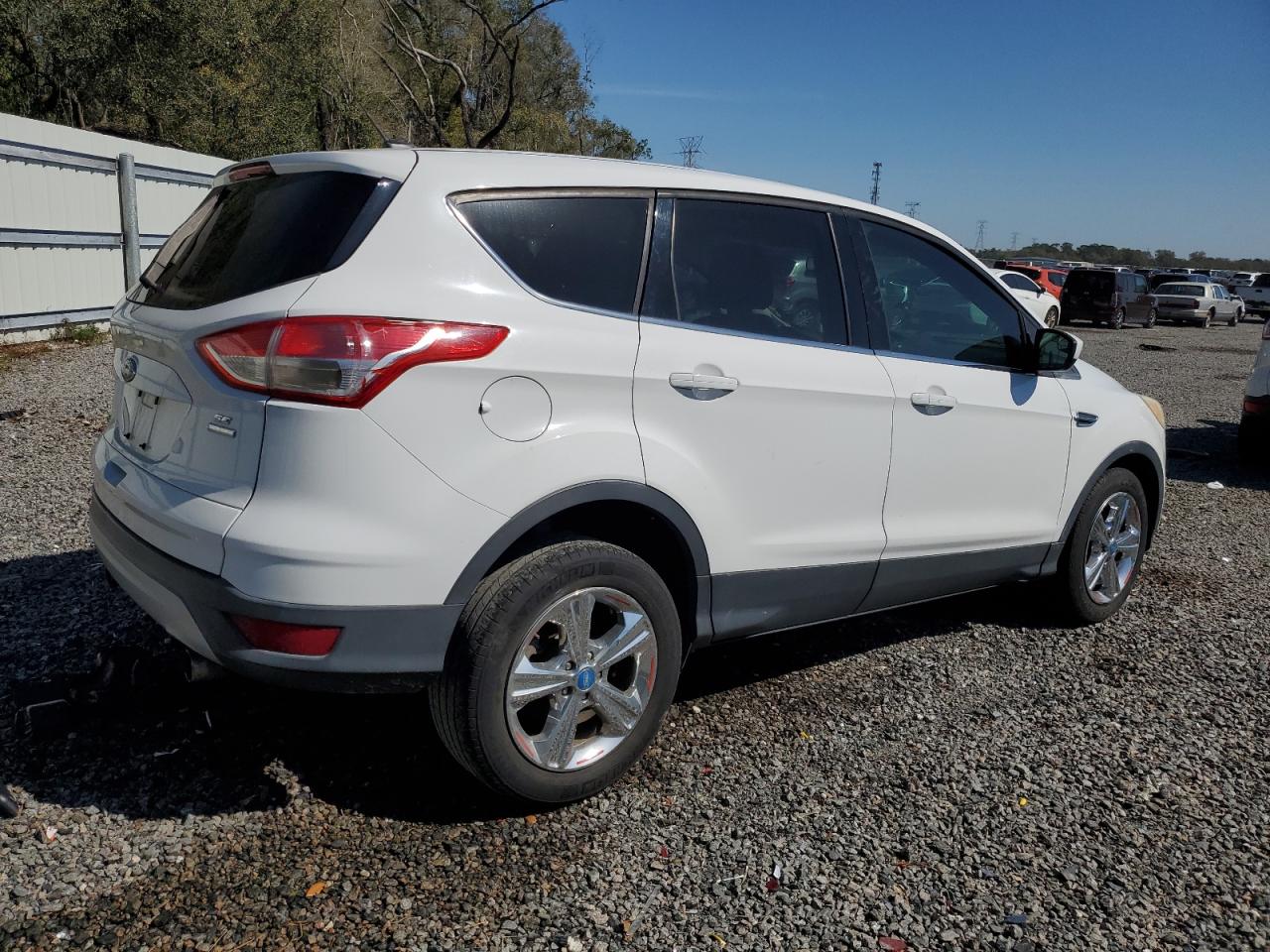 Photo 2 VIN: 1FMCU9GX2DUD03414 - FORD ESCAPE 