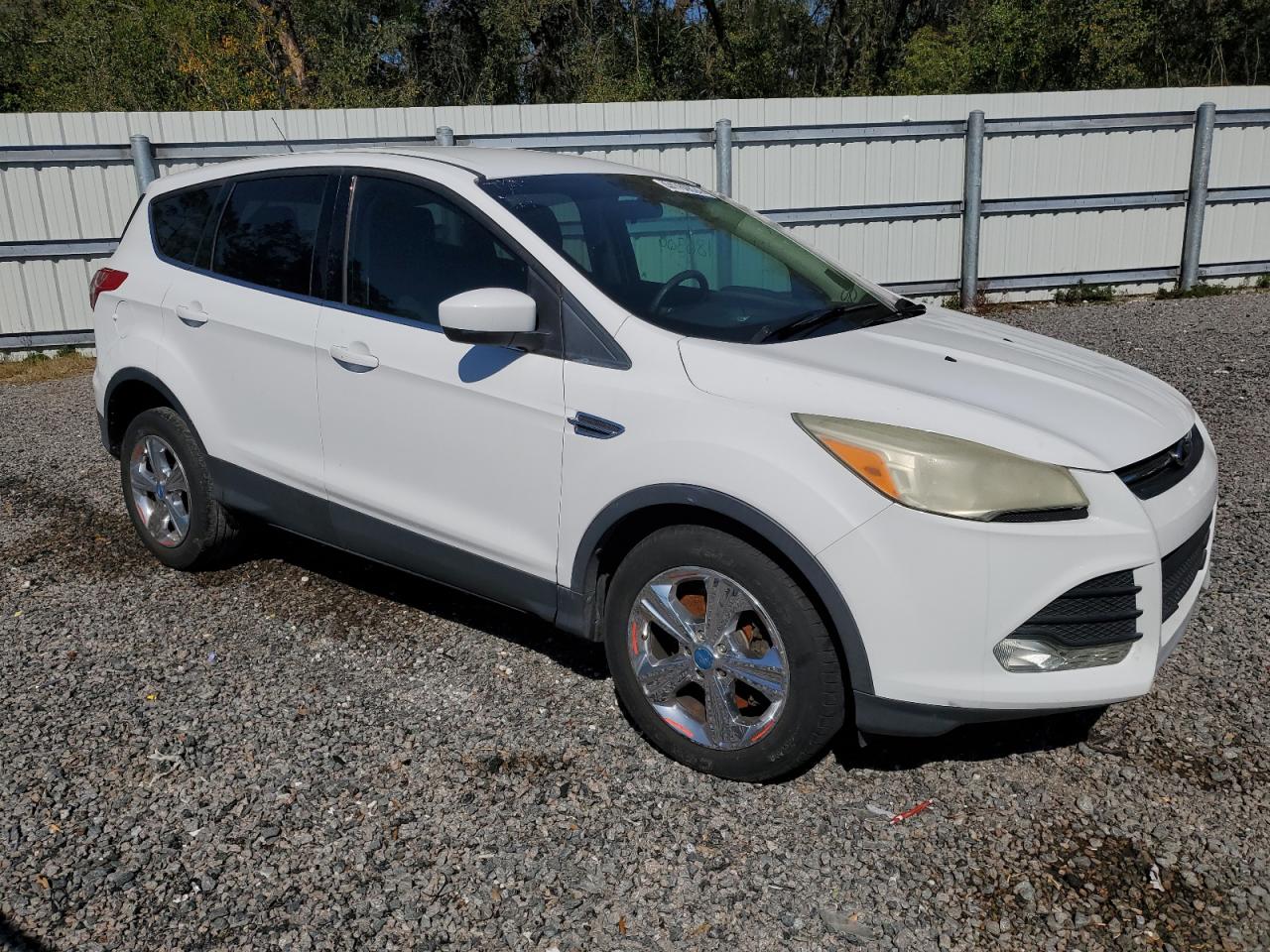 Photo 3 VIN: 1FMCU9GX2DUD03414 - FORD ESCAPE 