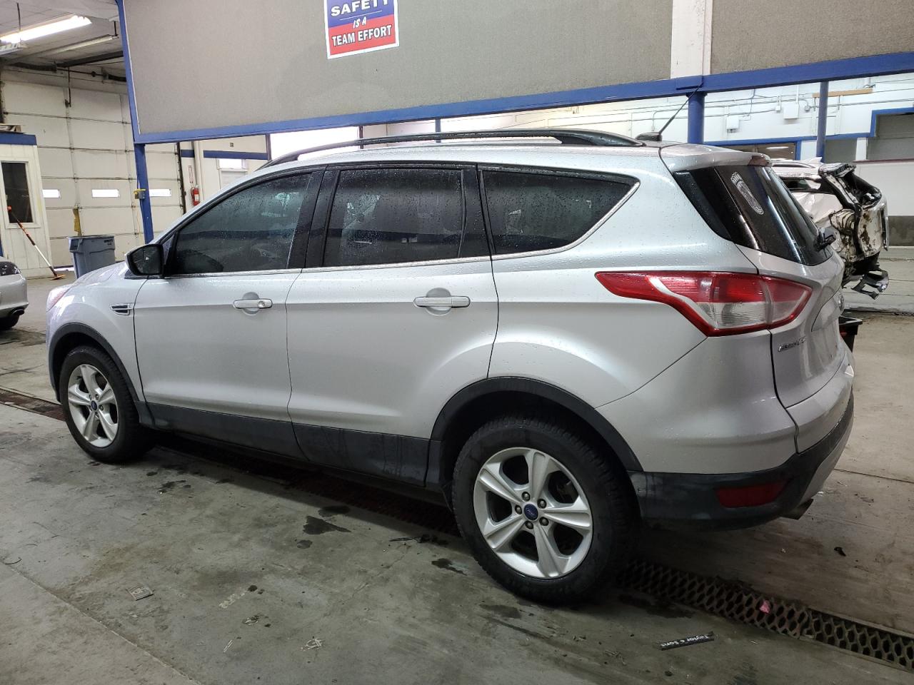 Photo 1 VIN: 1FMCU9GX2EUB35226 - FORD ESCAPE 