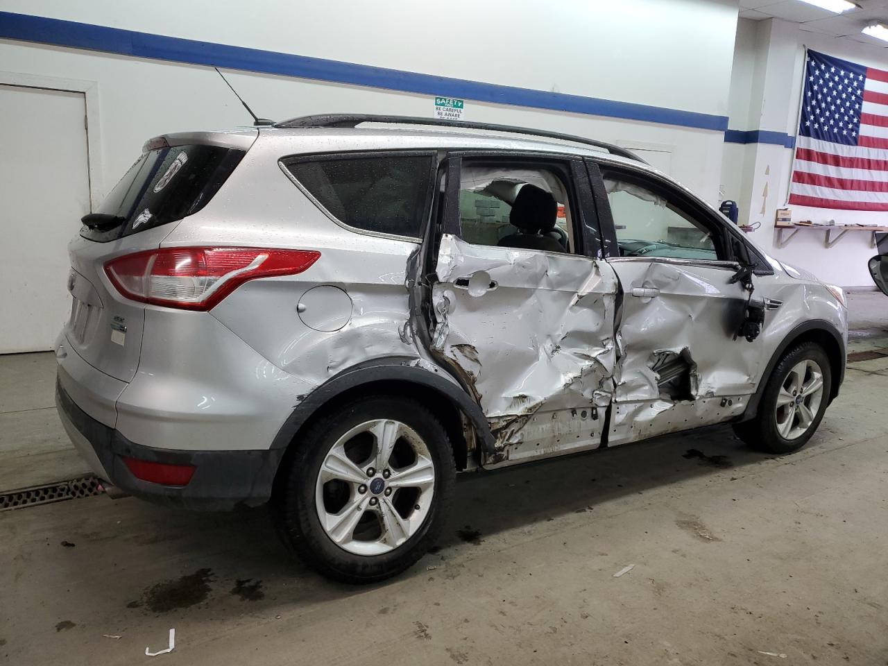 Photo 2 VIN: 1FMCU9GX2EUB35226 - FORD ESCAPE 