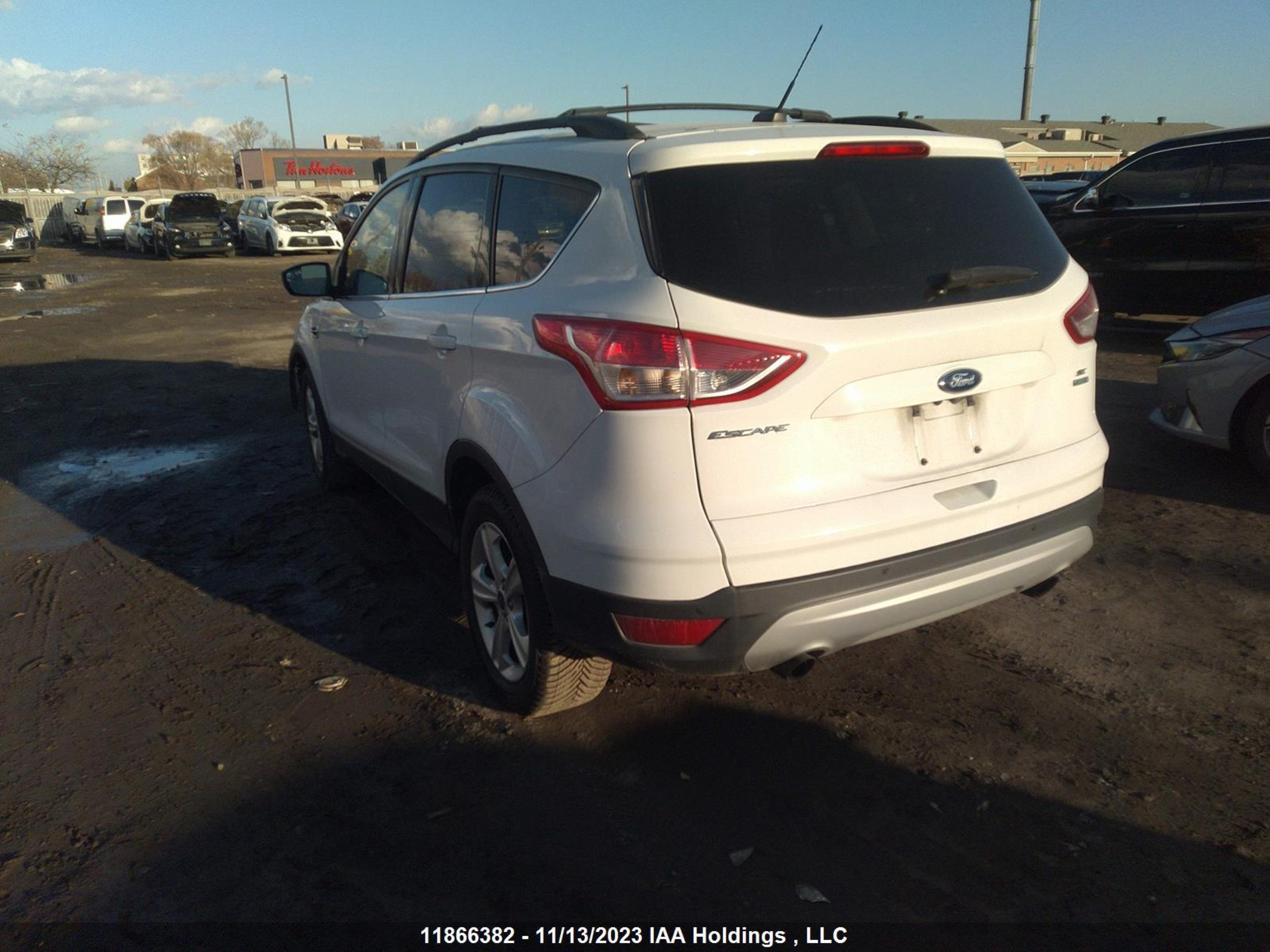 Photo 2 VIN: 1FMCU9GX2FUB83455 - FORD ESCAPE 