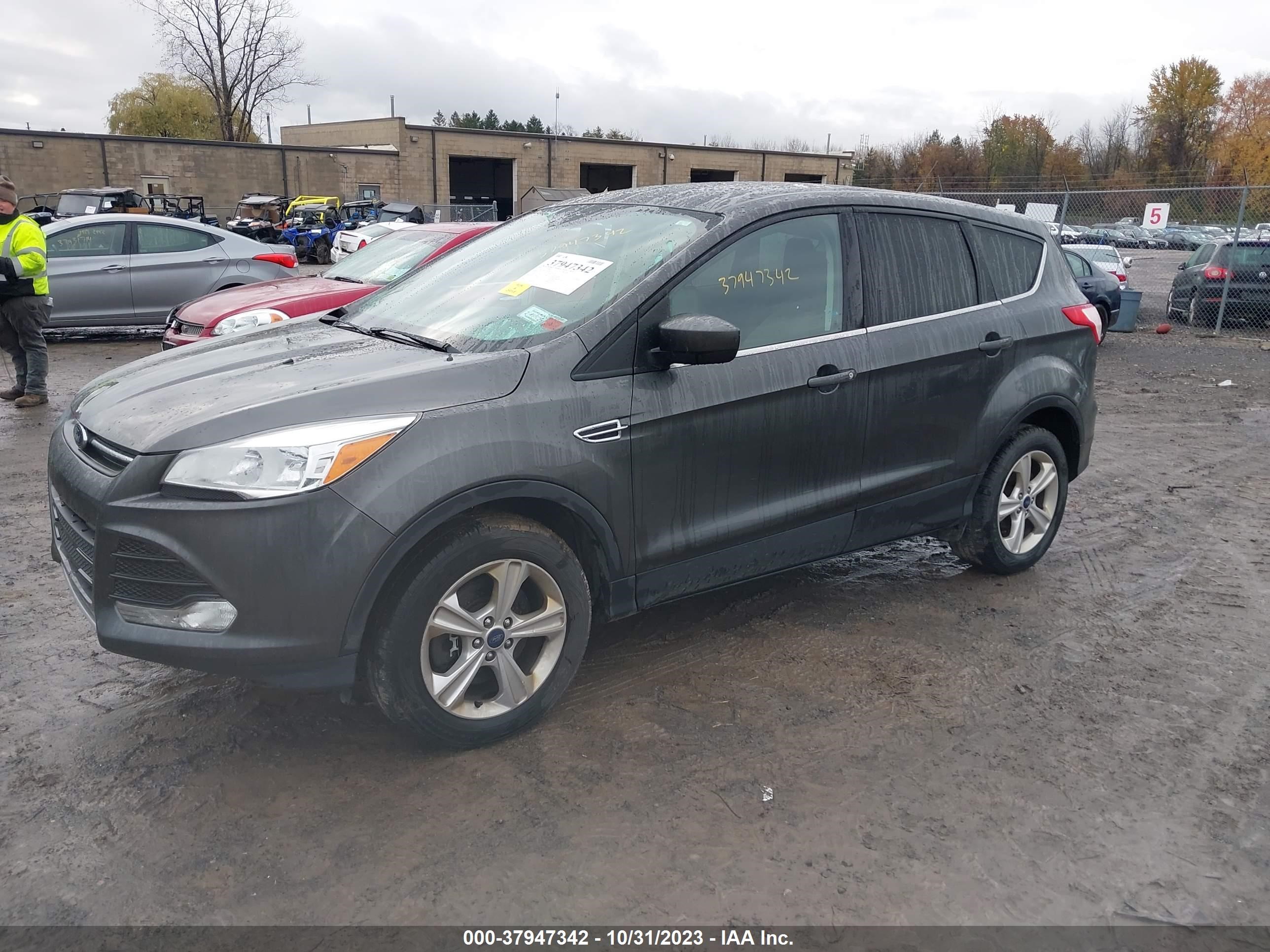 Photo 1 VIN: 1FMCU9GX2GUB74787 - FORD ESCAPE 