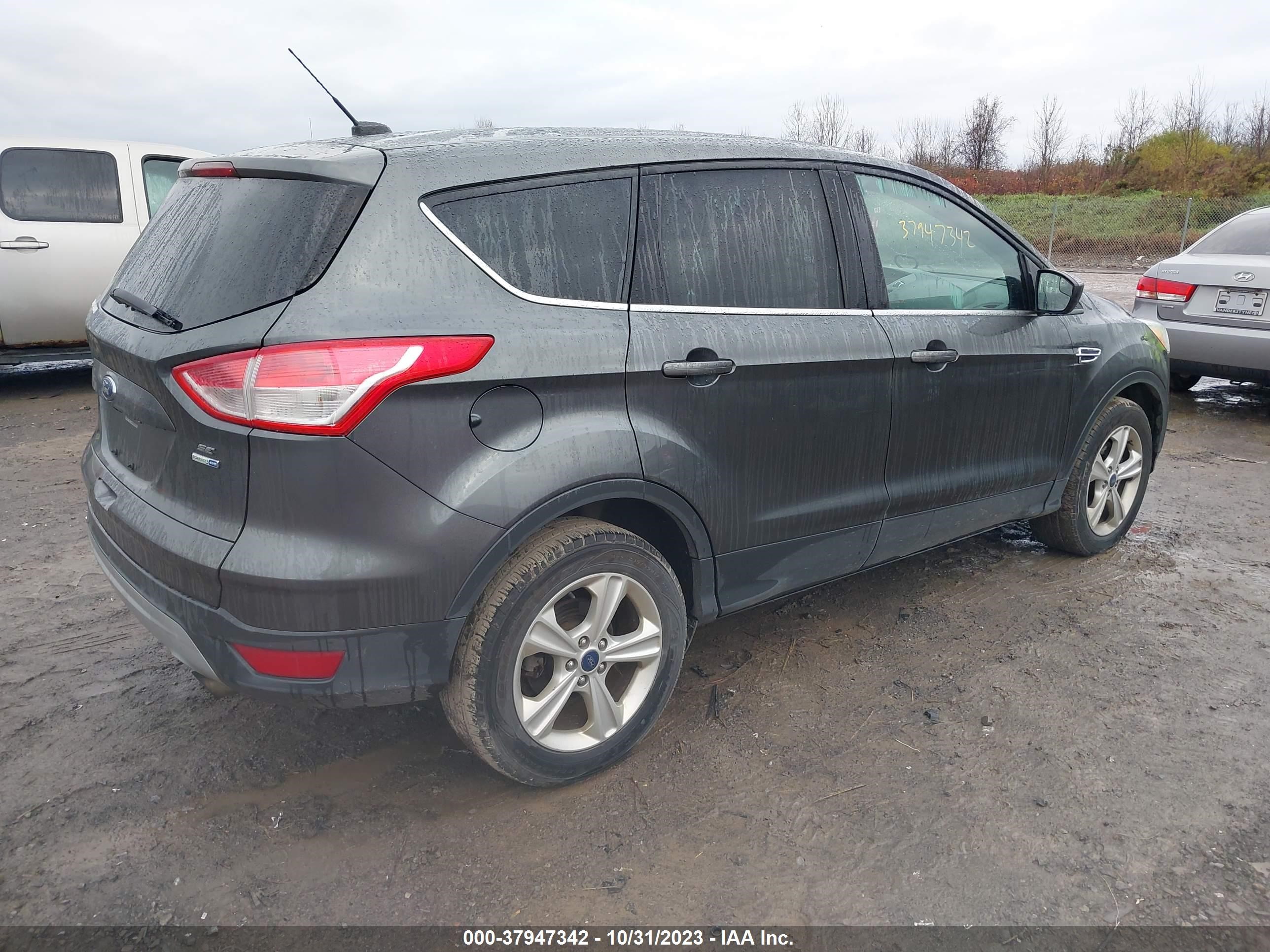 Photo 3 VIN: 1FMCU9GX2GUB74787 - FORD ESCAPE 