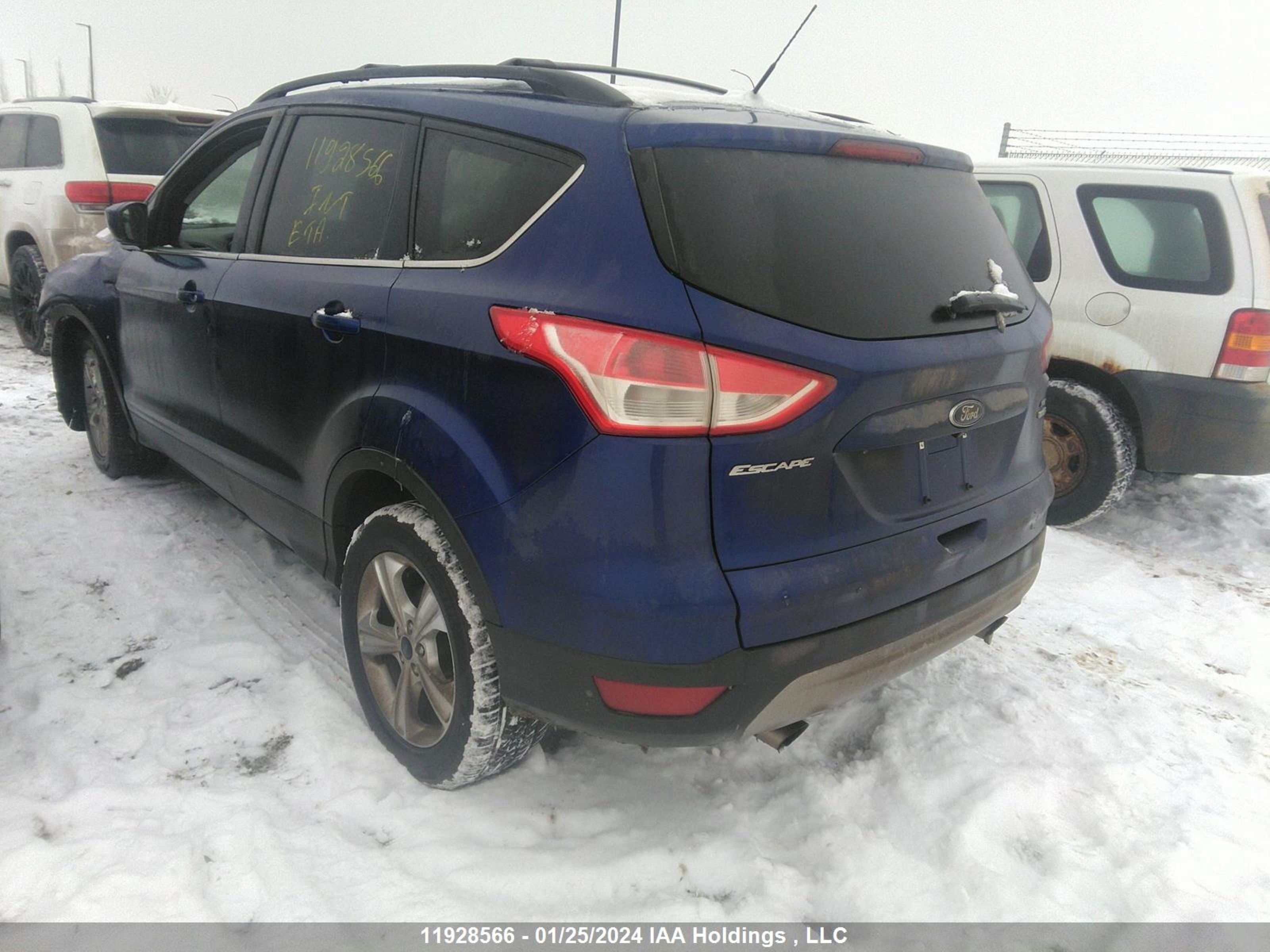 Photo 2 VIN: 1FMCU9GX3EUD68645 - FORD ESCAPE 