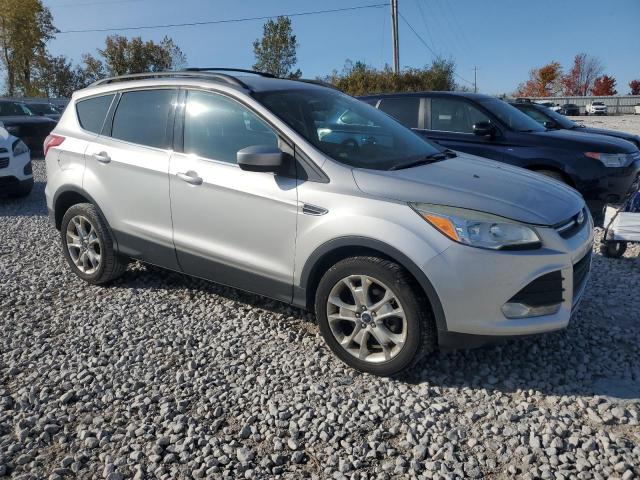 Photo 3 VIN: 1FMCU9GX4DUD68104 - FORD ESCAPE SE 