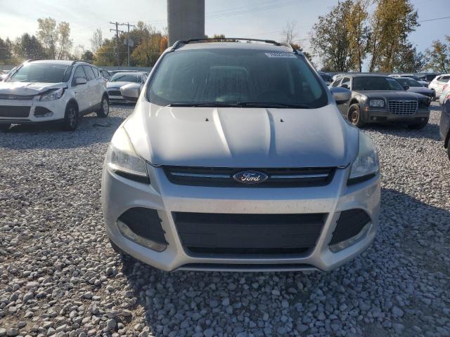 Photo 4 VIN: 1FMCU9GX4DUD68104 - FORD ESCAPE SE 