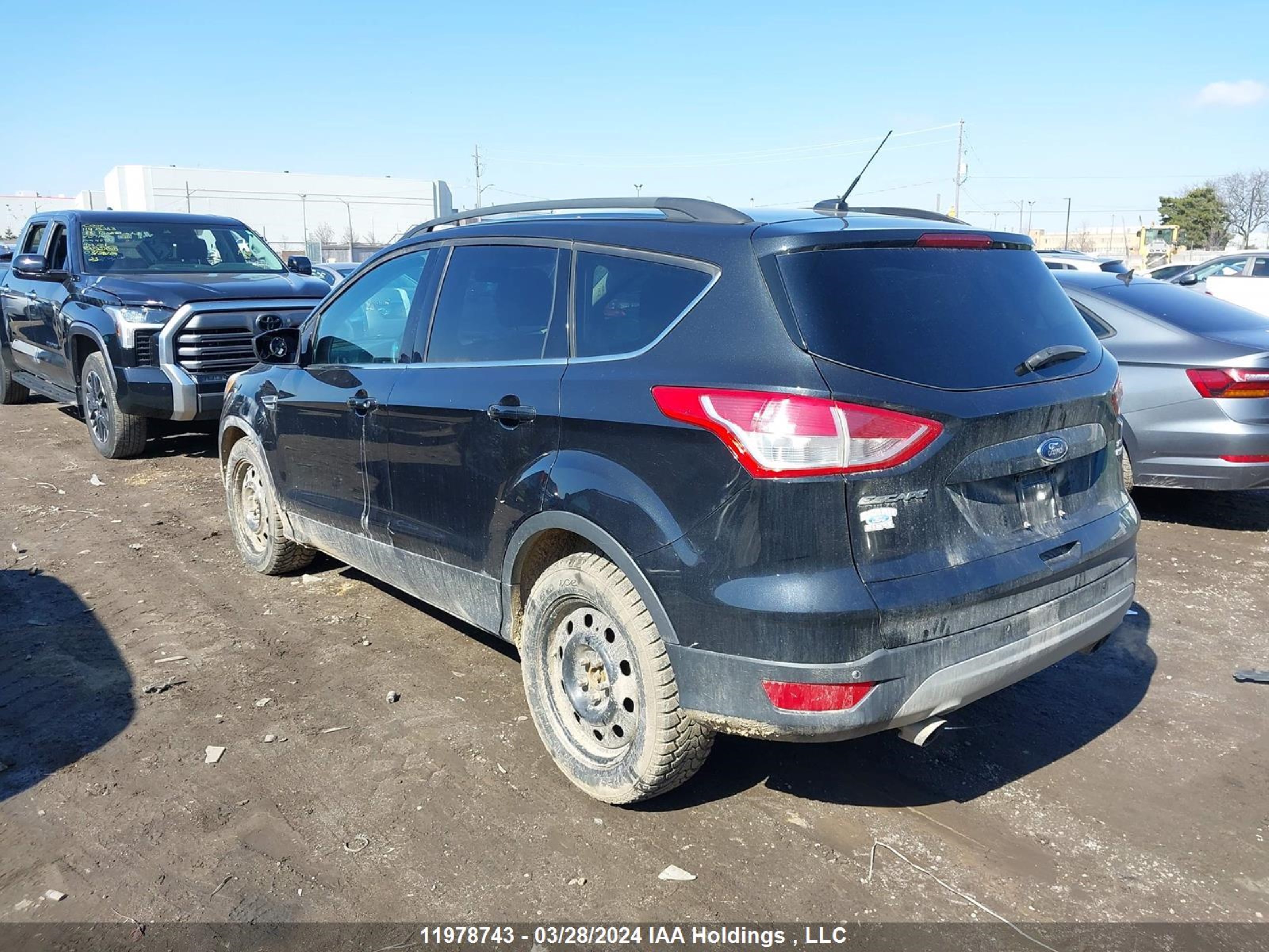 Photo 2 VIN: 1FMCU9GX4FUA85348 - FORD ESCAPE 