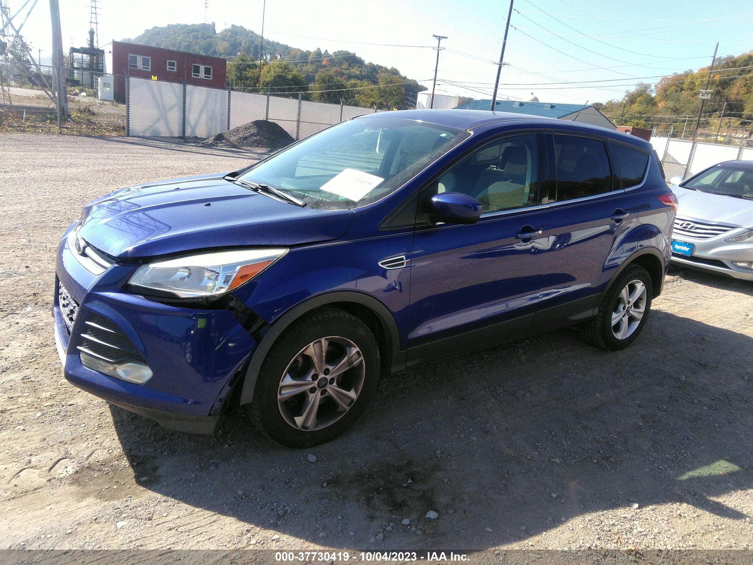 Photo 1 VIN: 1FMCU9GX4FUB38050 - FORD ESCAPE 