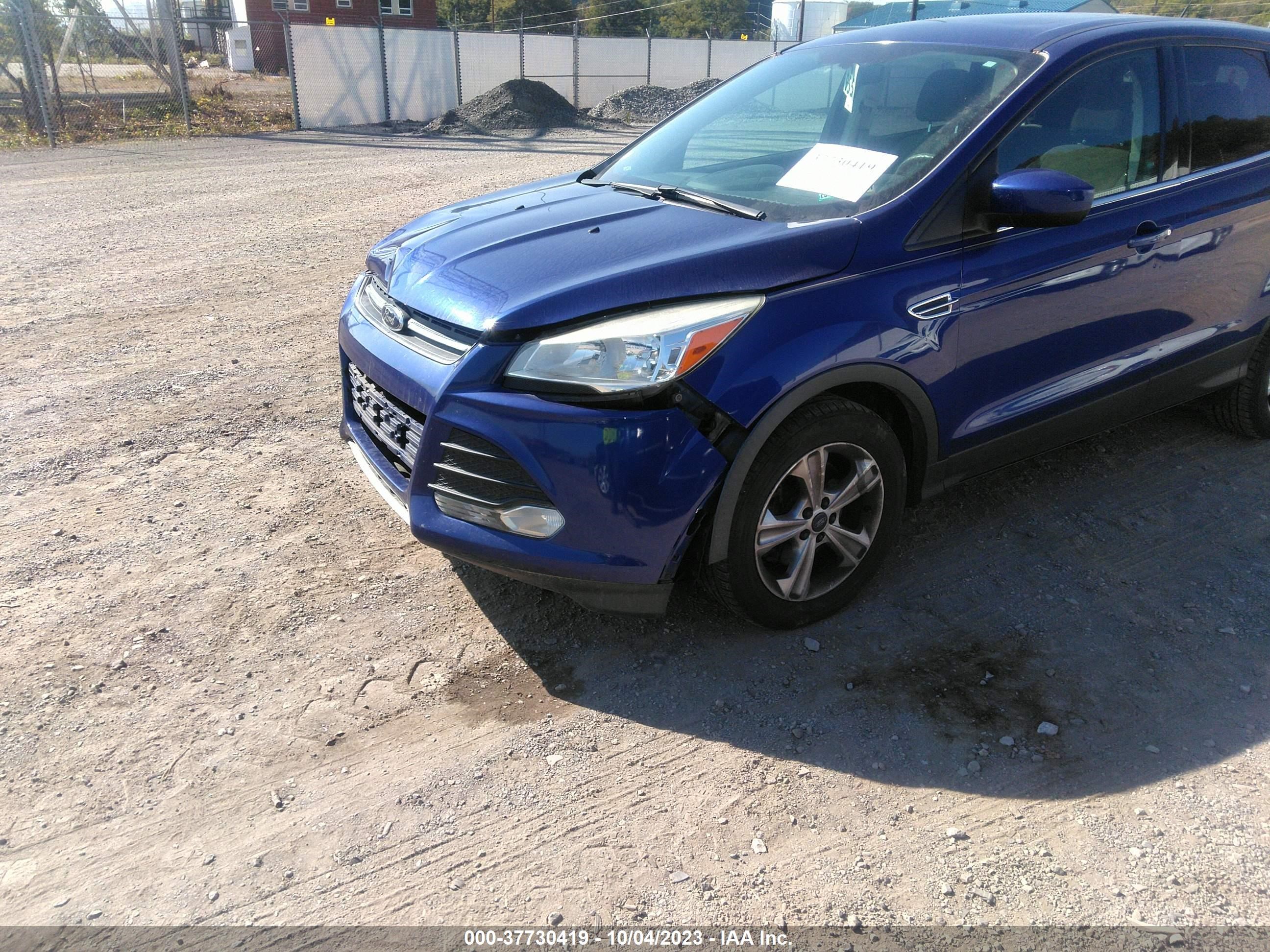 Photo 5 VIN: 1FMCU9GX4FUB38050 - FORD ESCAPE 