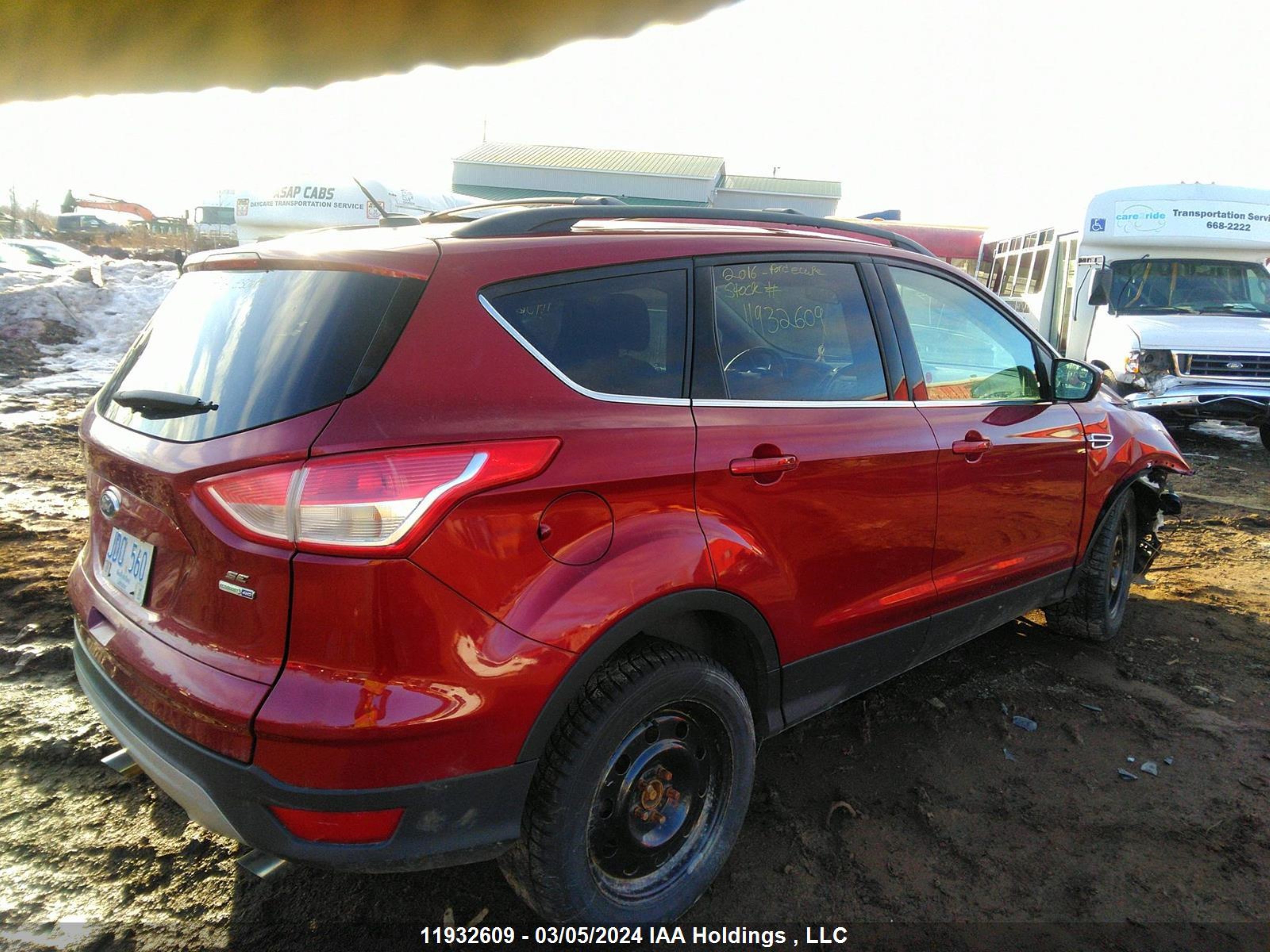 Photo 3 VIN: 1FMCU9GX4GUA00414 - FORD ESCAPE 