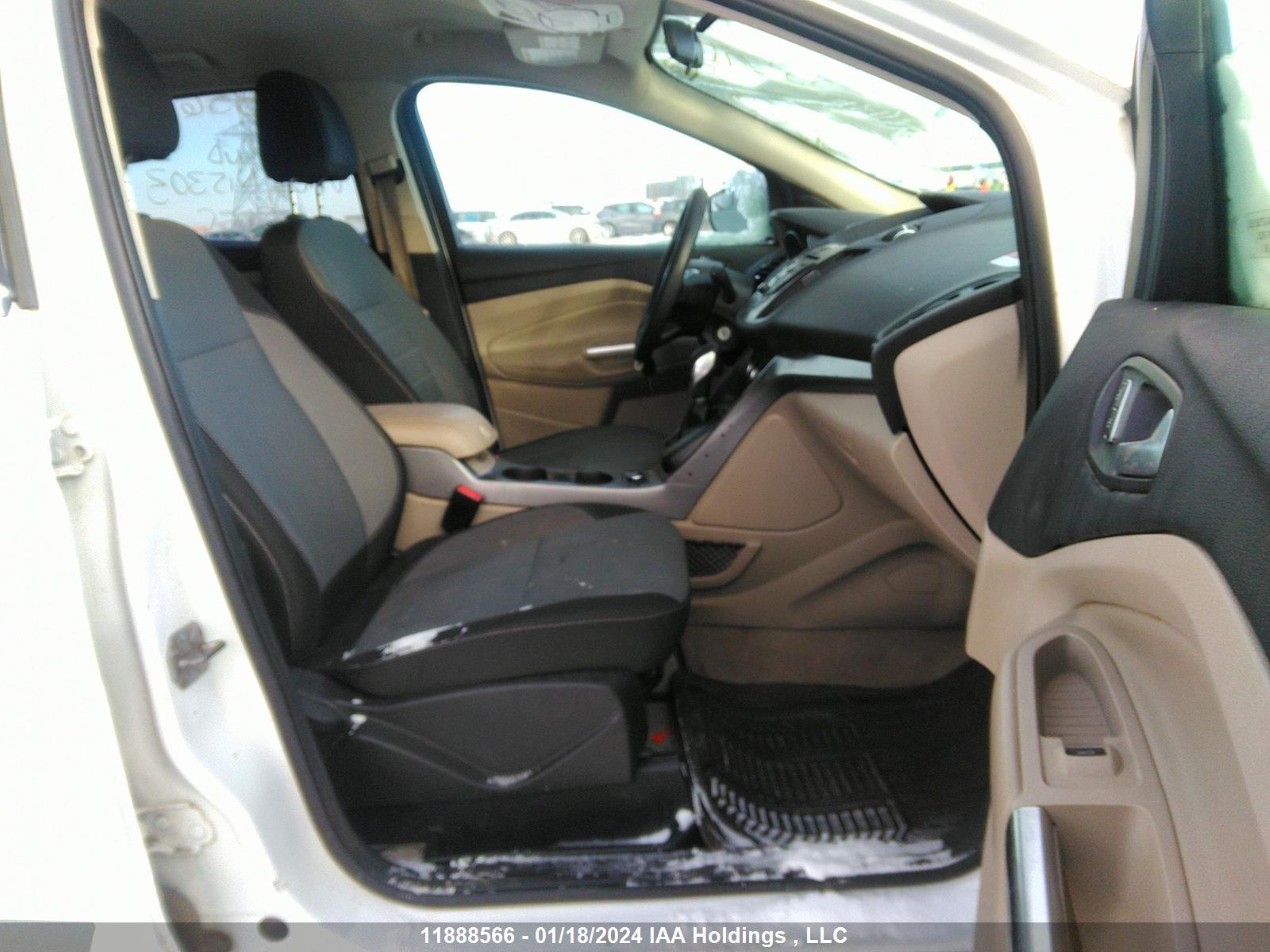 Photo 4 VIN: 1FMCU9GX4GUA15303 - FORD ESCAPE 