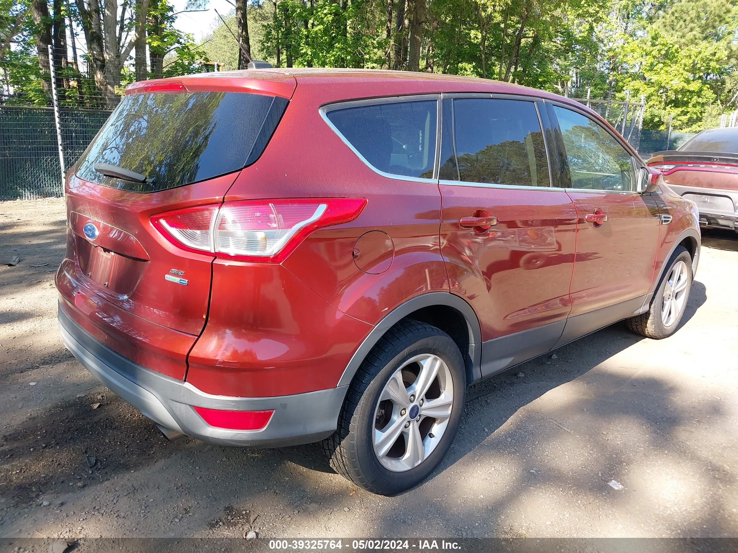 Photo 3 VIN: 1FMCU9GX4GUB74452 - FORD ESCAPE 