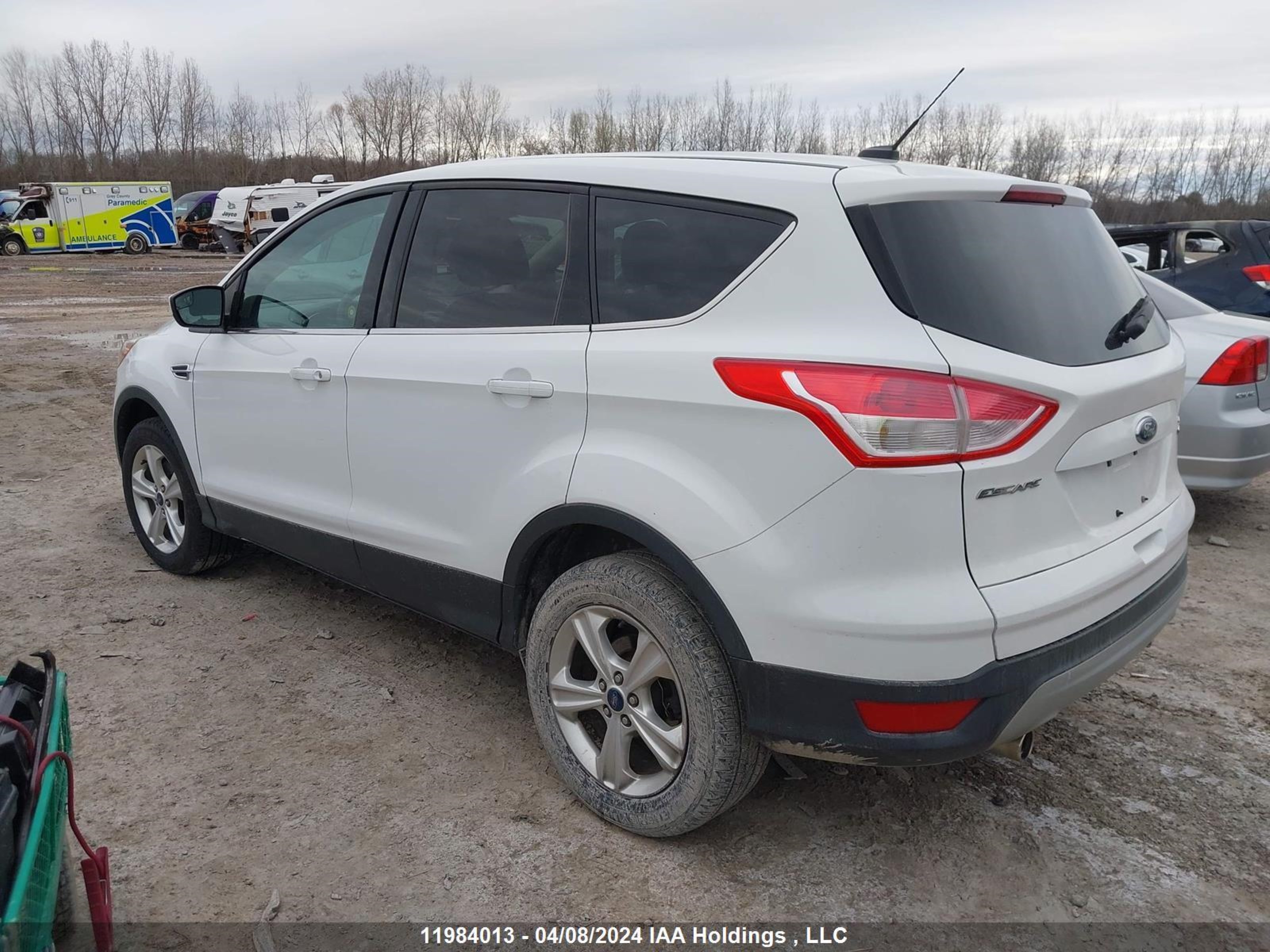 Photo 2 VIN: 1FMCU9GX5DUC64334 - FORD ESCAPE 