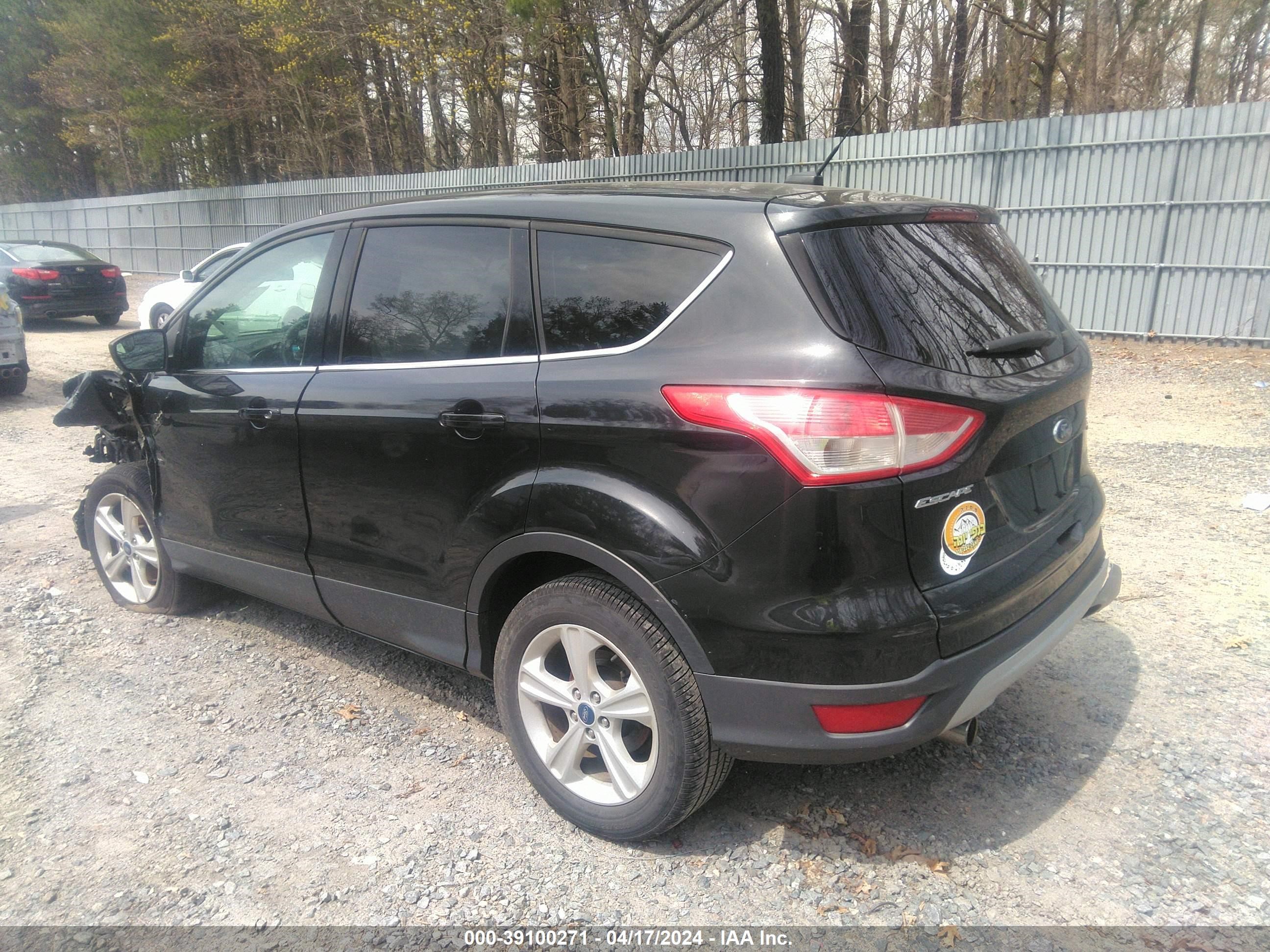 Photo 2 VIN: 1FMCU9GX5DUD03326 - FORD ESCAPE 