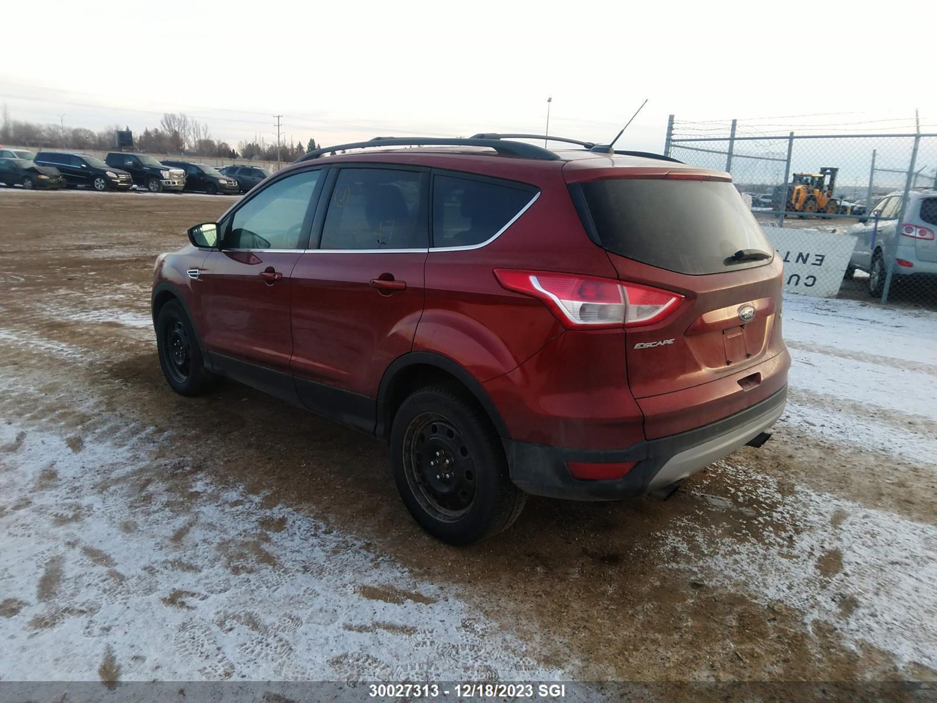 Photo 2 VIN: 1FMCU9GX5EUB10563 - FORD ESCAPE 