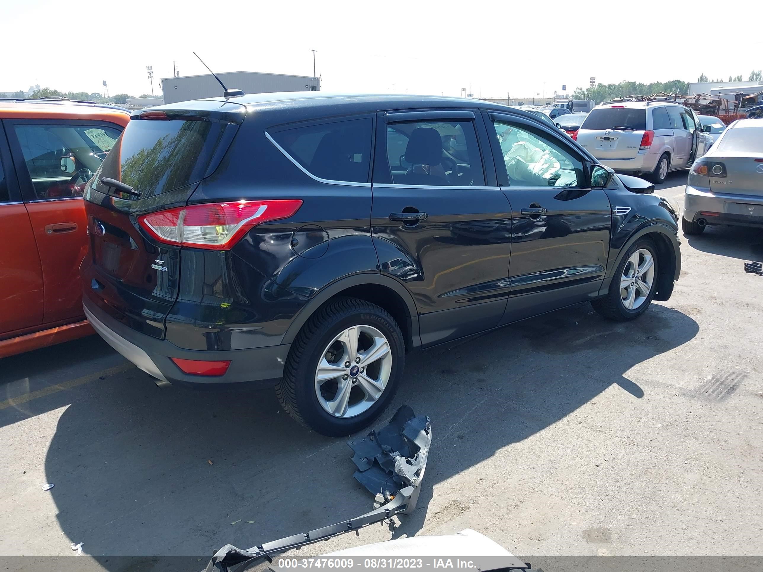 Photo 3 VIN: 1FMCU9GX7EUA03031 - FORD ESCAPE 