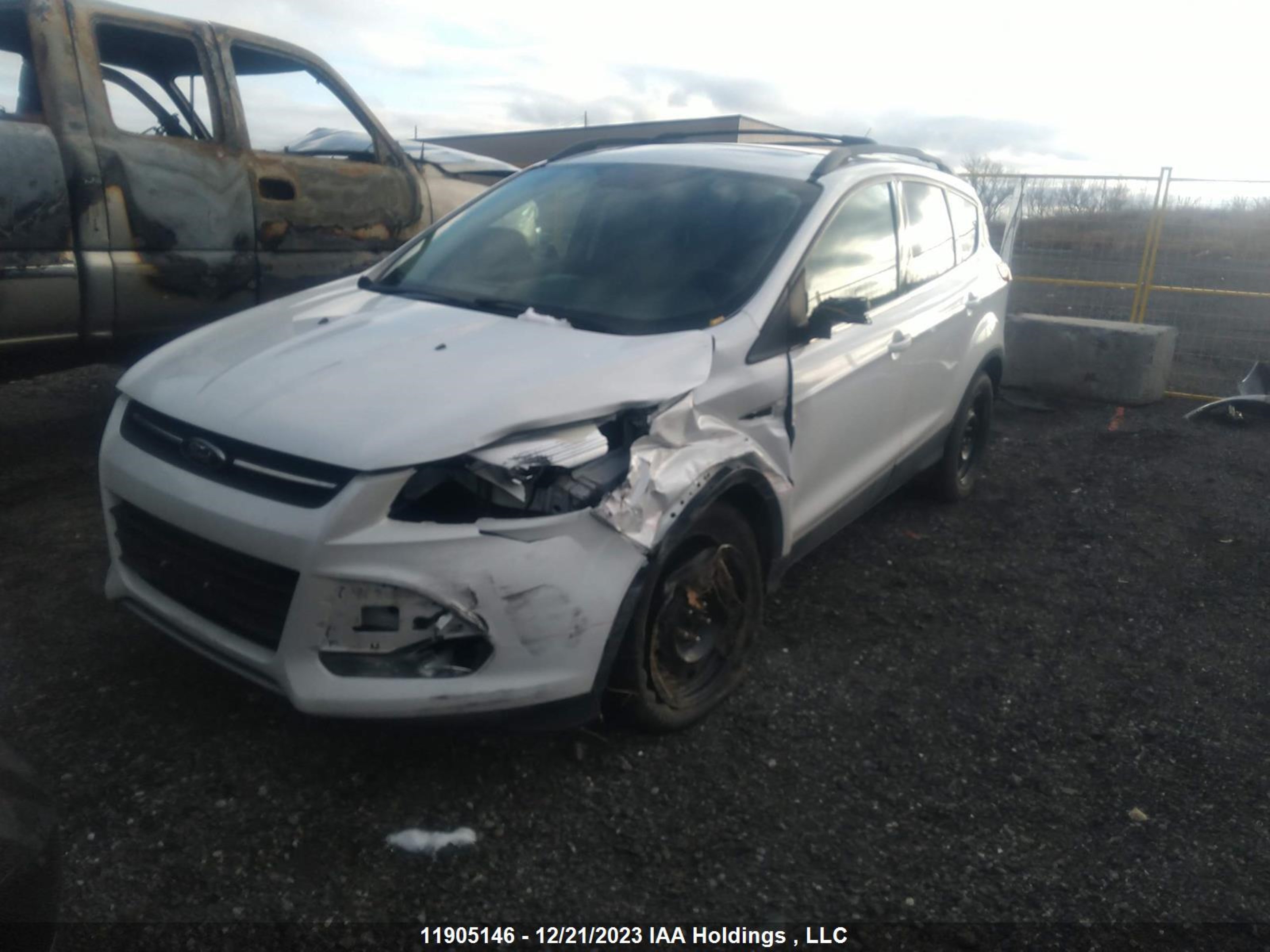 Photo 1 VIN: 1FMCU9GX7EUE15515 - FORD ESCAPE 