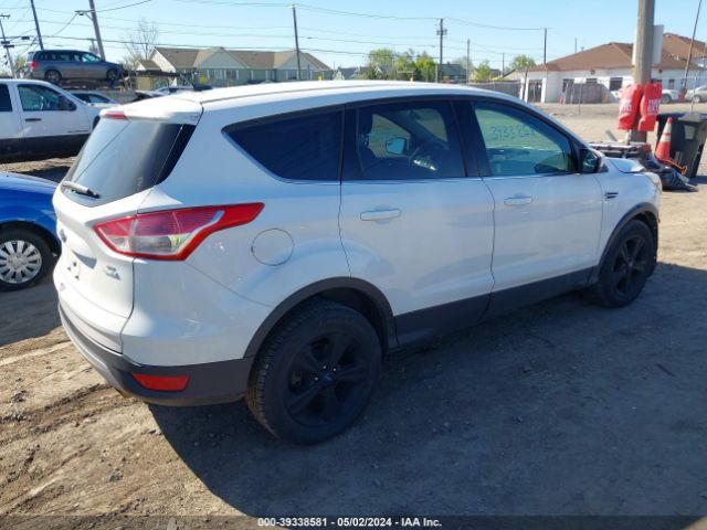 Photo 3 VIN: 1FMCU9GX7FUA93573 - FORD ESCAPE 