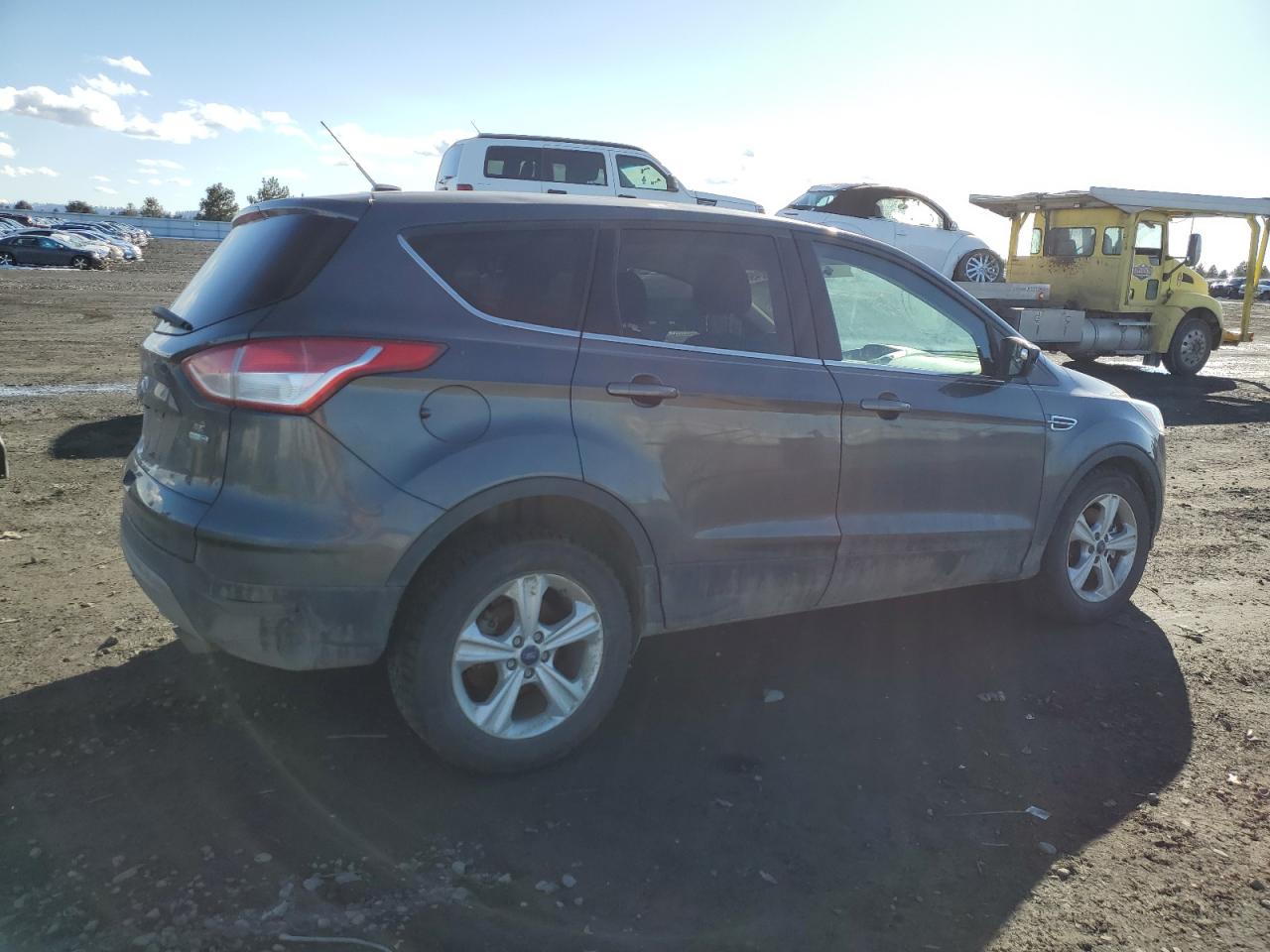 Photo 2 VIN: 1FMCU9GX7FUB04247 - FORD ESCAPE 