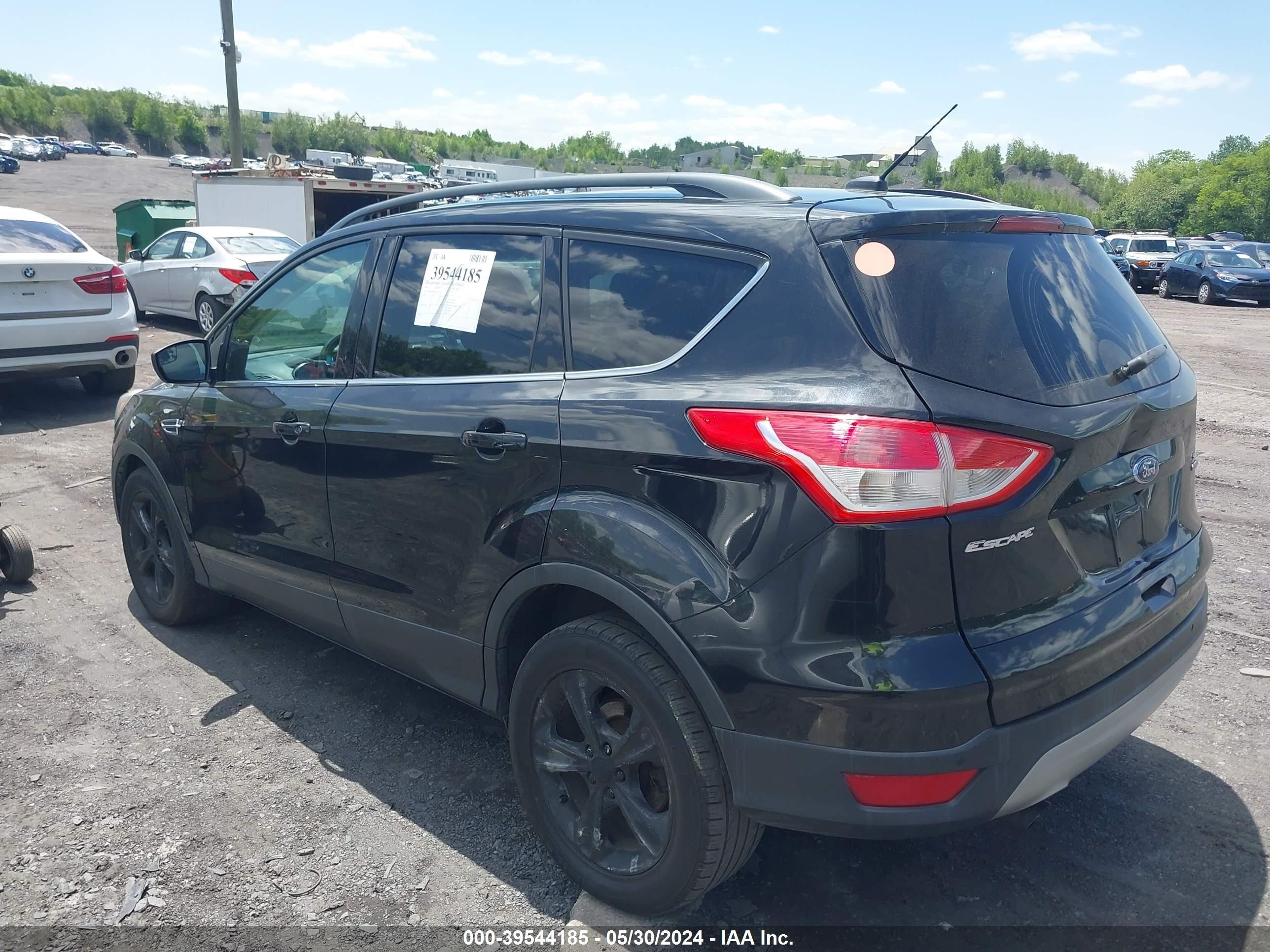 Photo 2 VIN: 1FMCU9GX7FUC06258 - FORD ESCAPE 