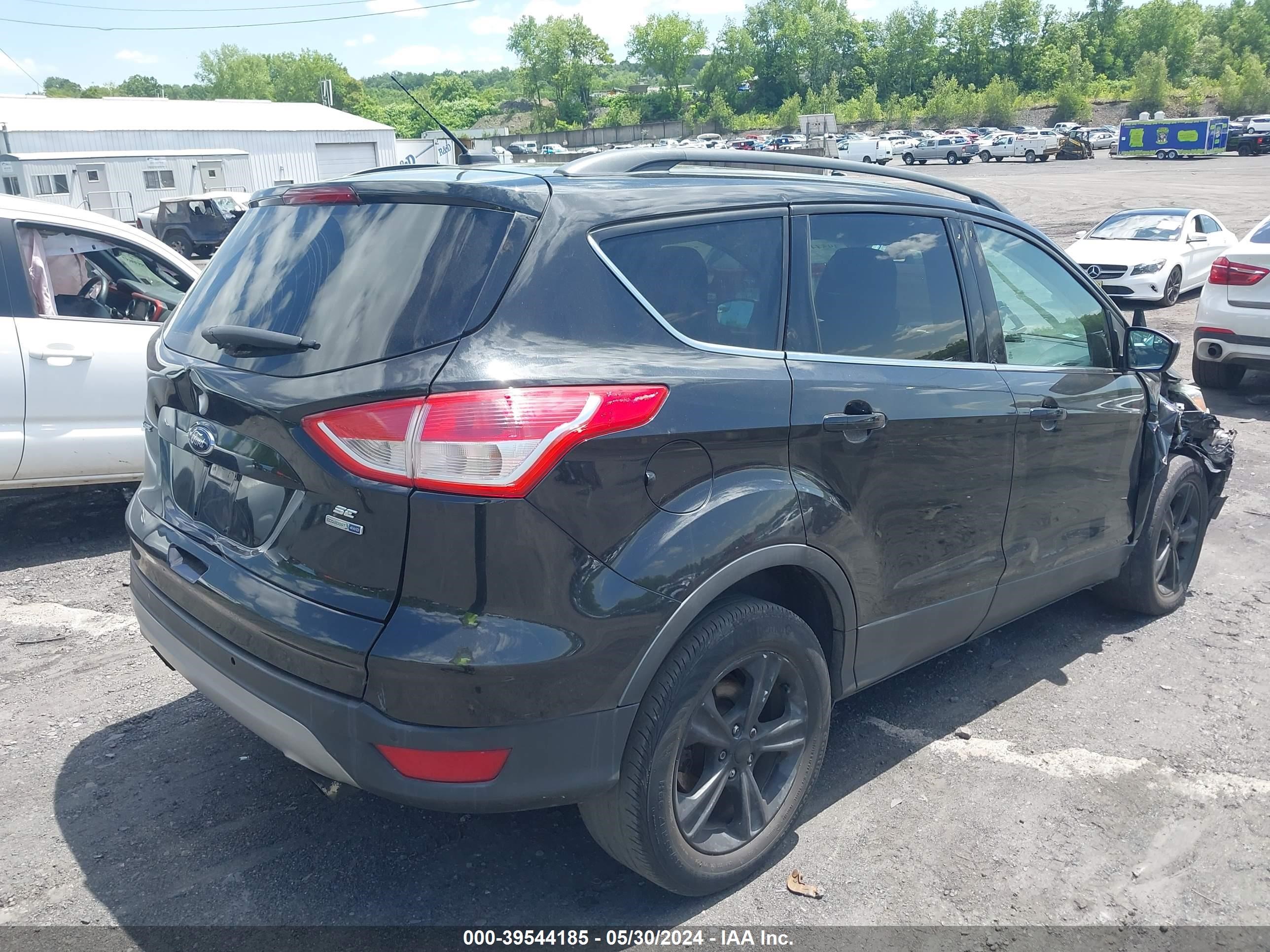 Photo 3 VIN: 1FMCU9GX7FUC06258 - FORD ESCAPE 