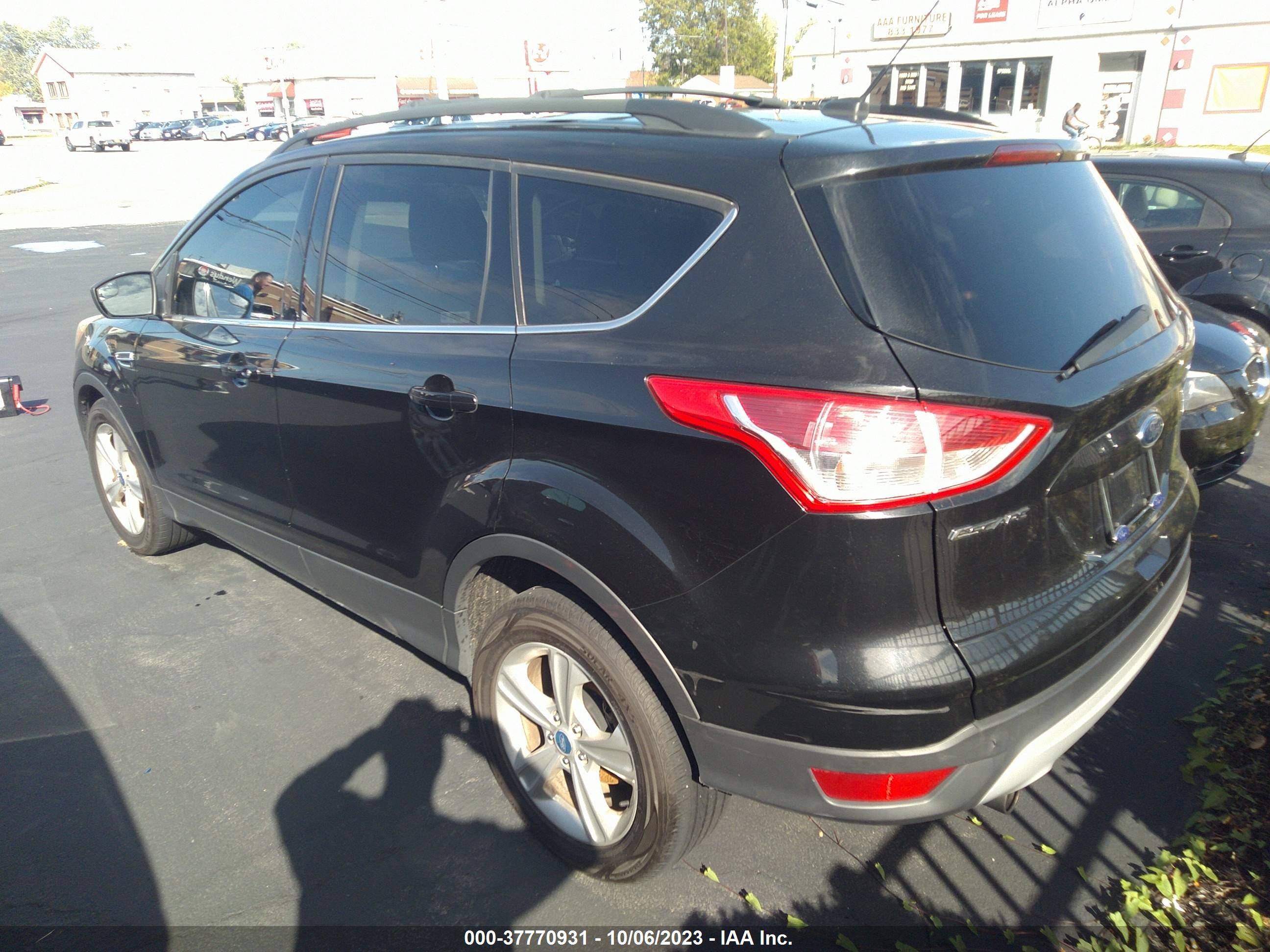 Photo 2 VIN: 1FMCU9GX8DUA15901 - FORD ESCAPE 