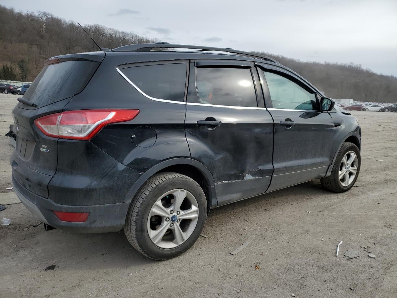 Photo 2 VIN: 1FMCU9GX8DUC33448 - FORD ESCAPE 