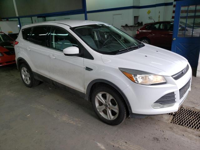 Photo 3 VIN: 1FMCU9GX8FUB64201 - FORD ESCAPE SE 