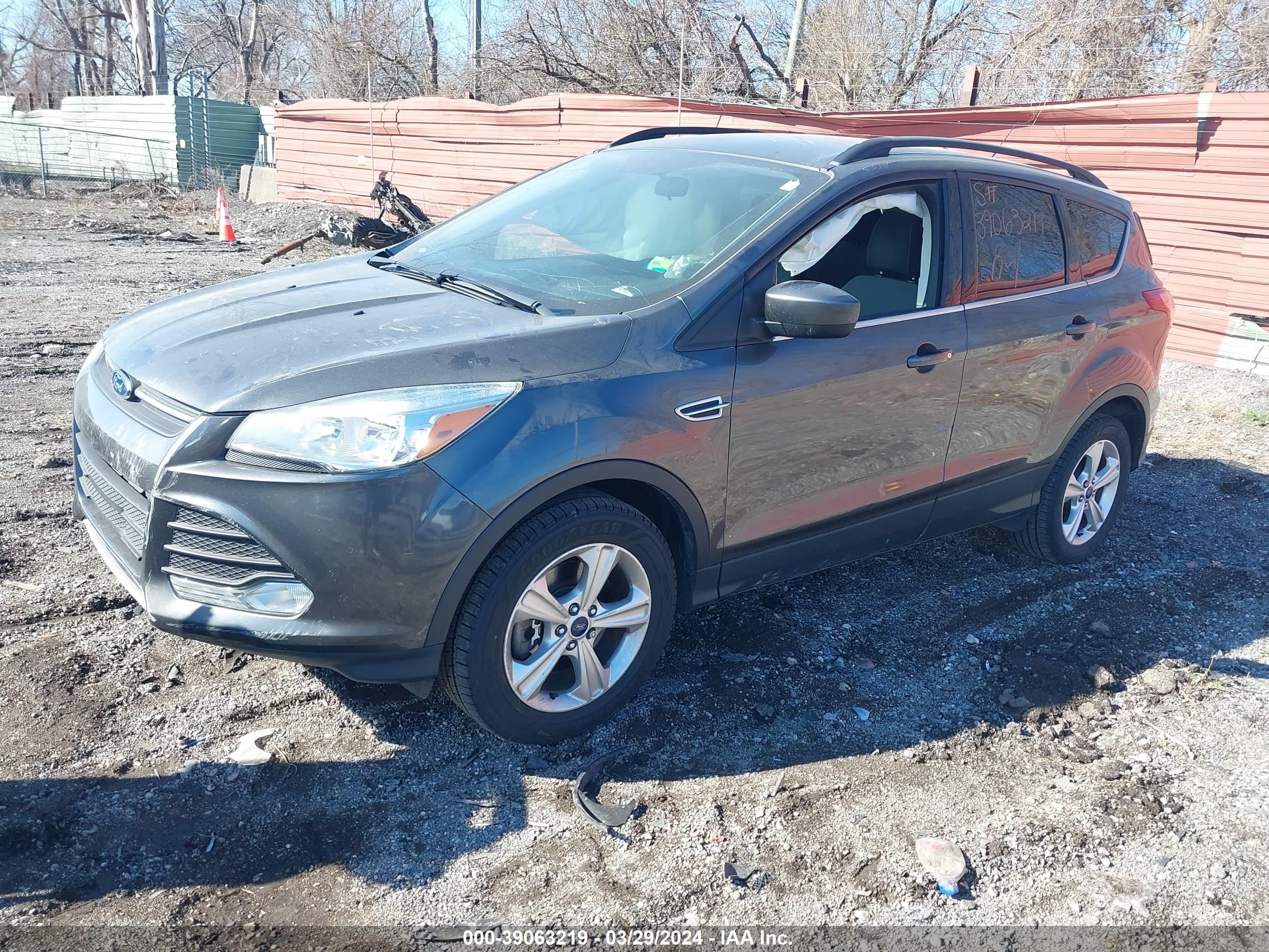 Photo 1 VIN: 1FMCU9GX8GUA64620 - FORD ESCAPE 