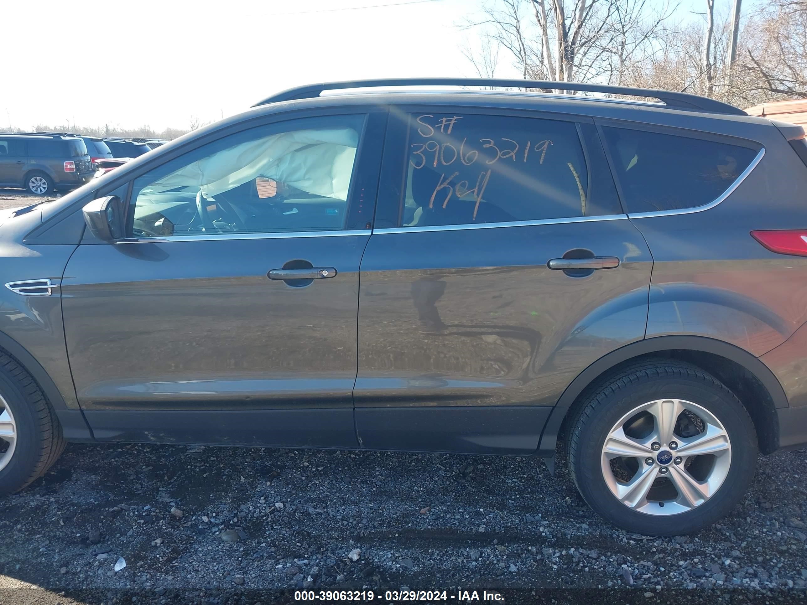 Photo 13 VIN: 1FMCU9GX8GUA64620 - FORD ESCAPE 