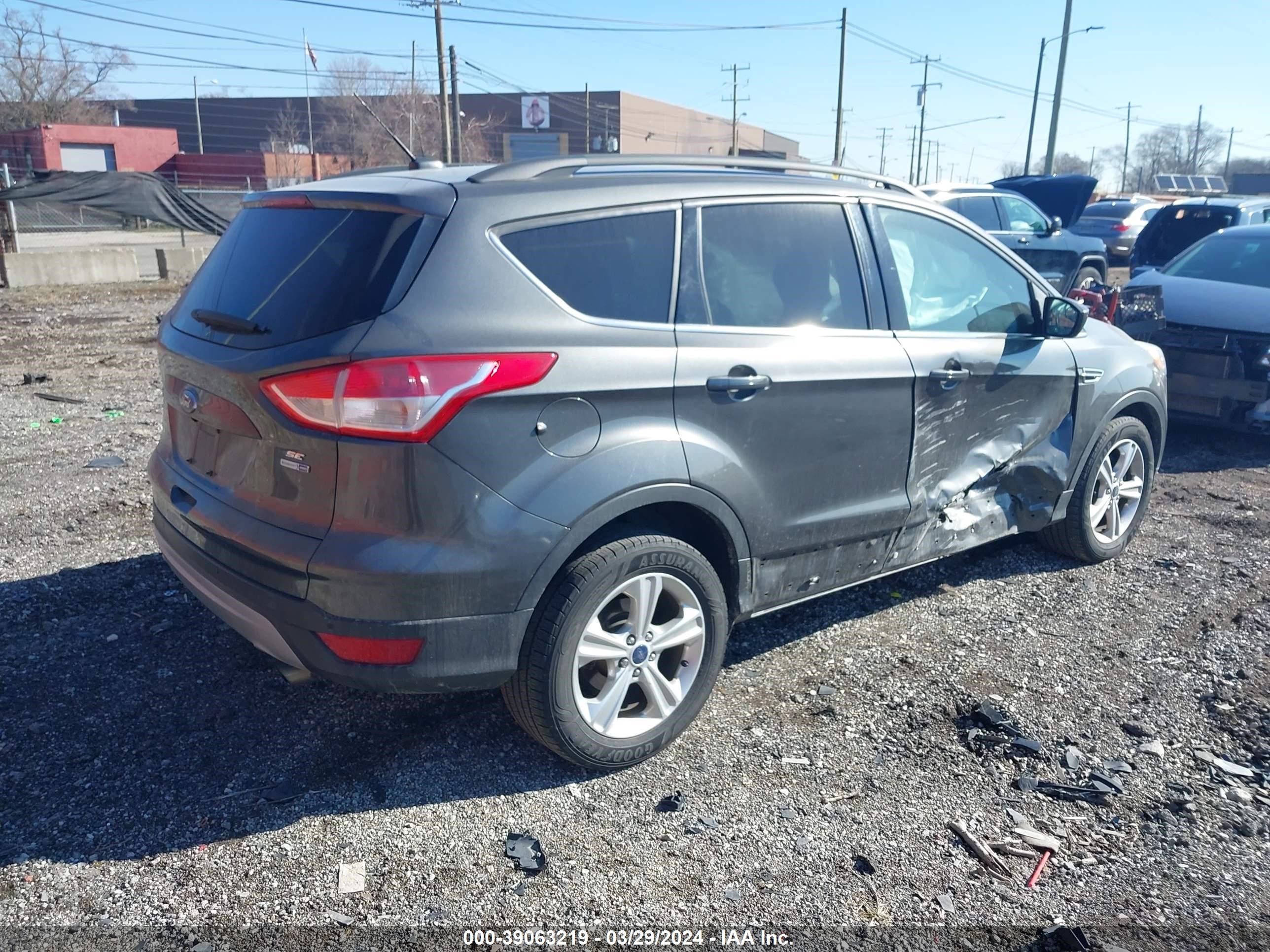 Photo 3 VIN: 1FMCU9GX8GUA64620 - FORD ESCAPE 