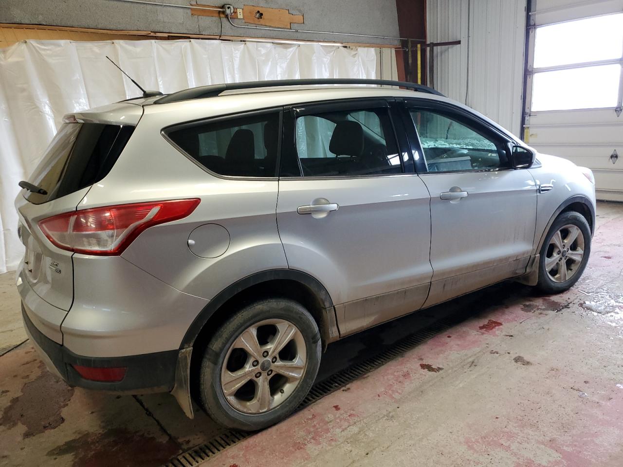 Photo 2 VIN: 1FMCU9GX8GUB12875 - FORD ESCAPE 