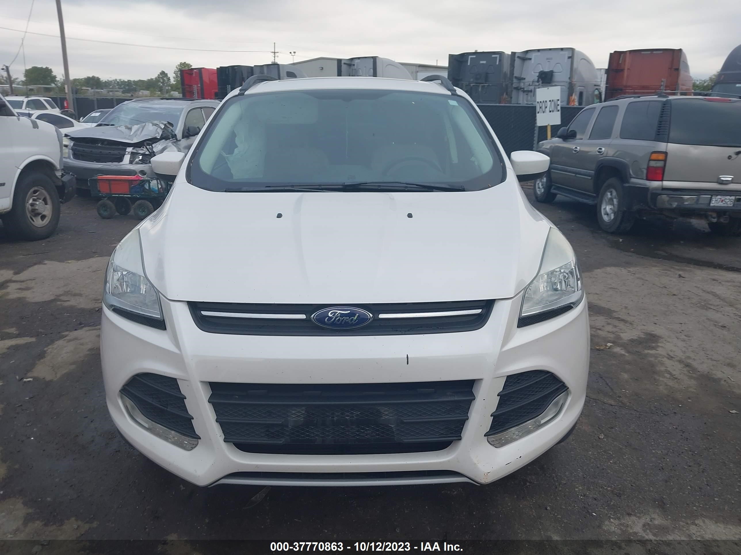 Photo 11 VIN: 1FMCU9GX9EUB45638 - FORD ESCAPE 