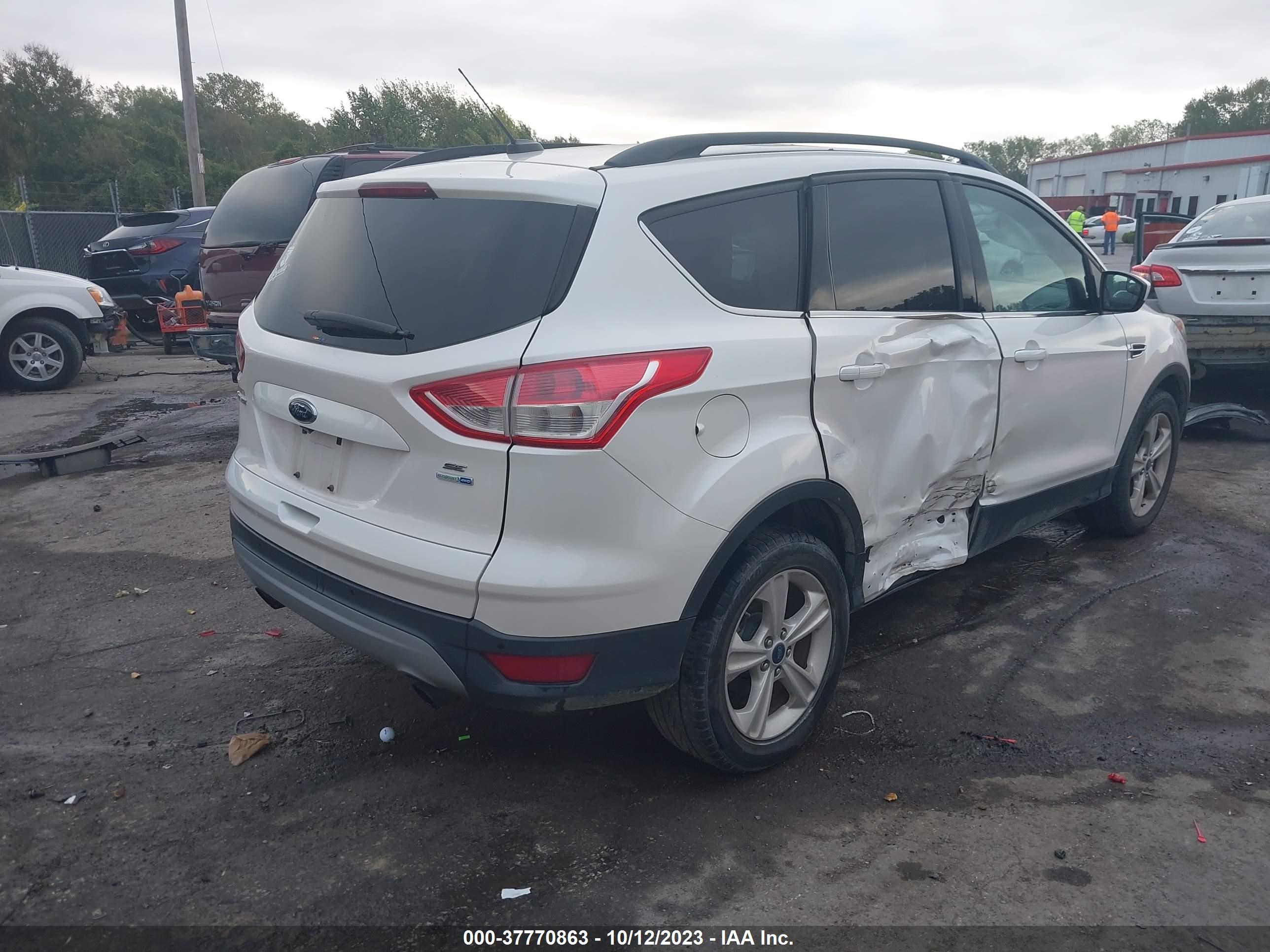 Photo 3 VIN: 1FMCU9GX9EUB45638 - FORD ESCAPE 